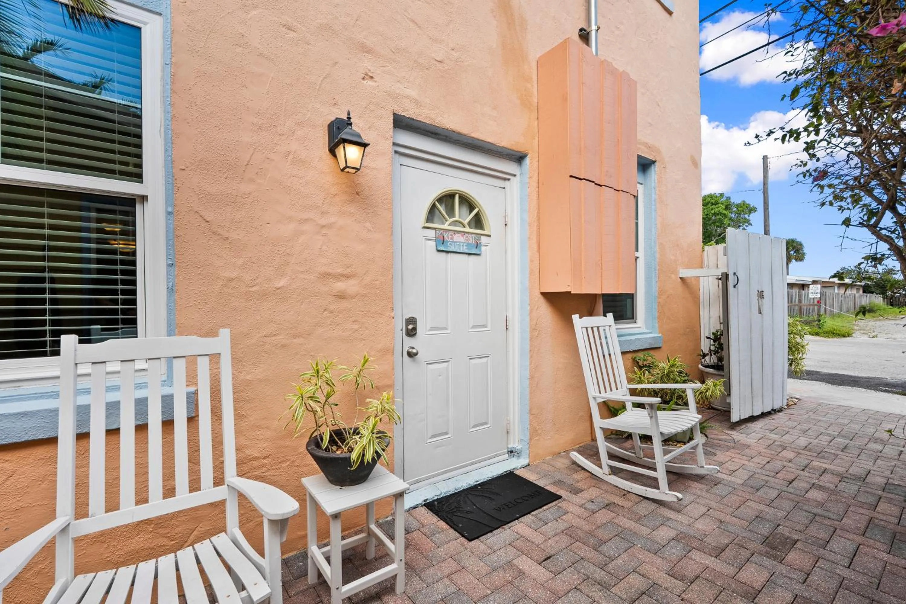 Property building in Old Colorado Inn