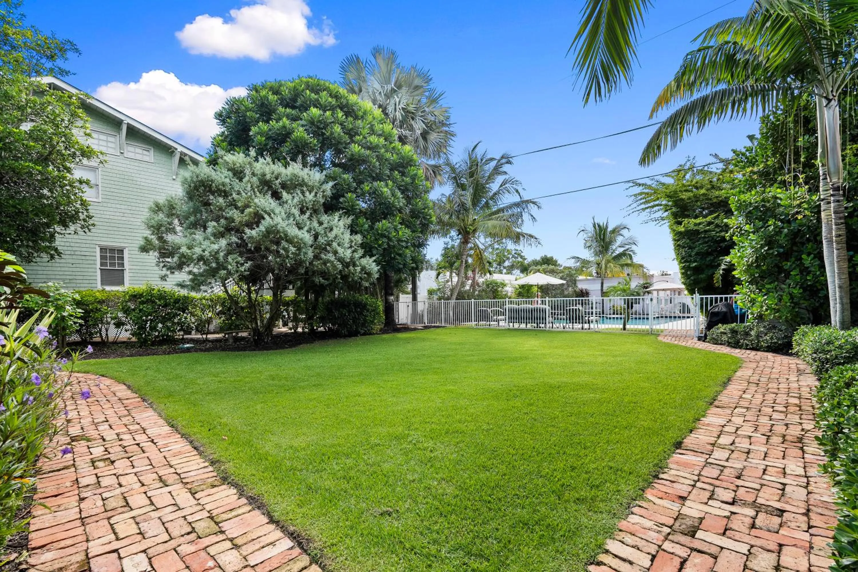 Natural landscape in Old Colorado Inn