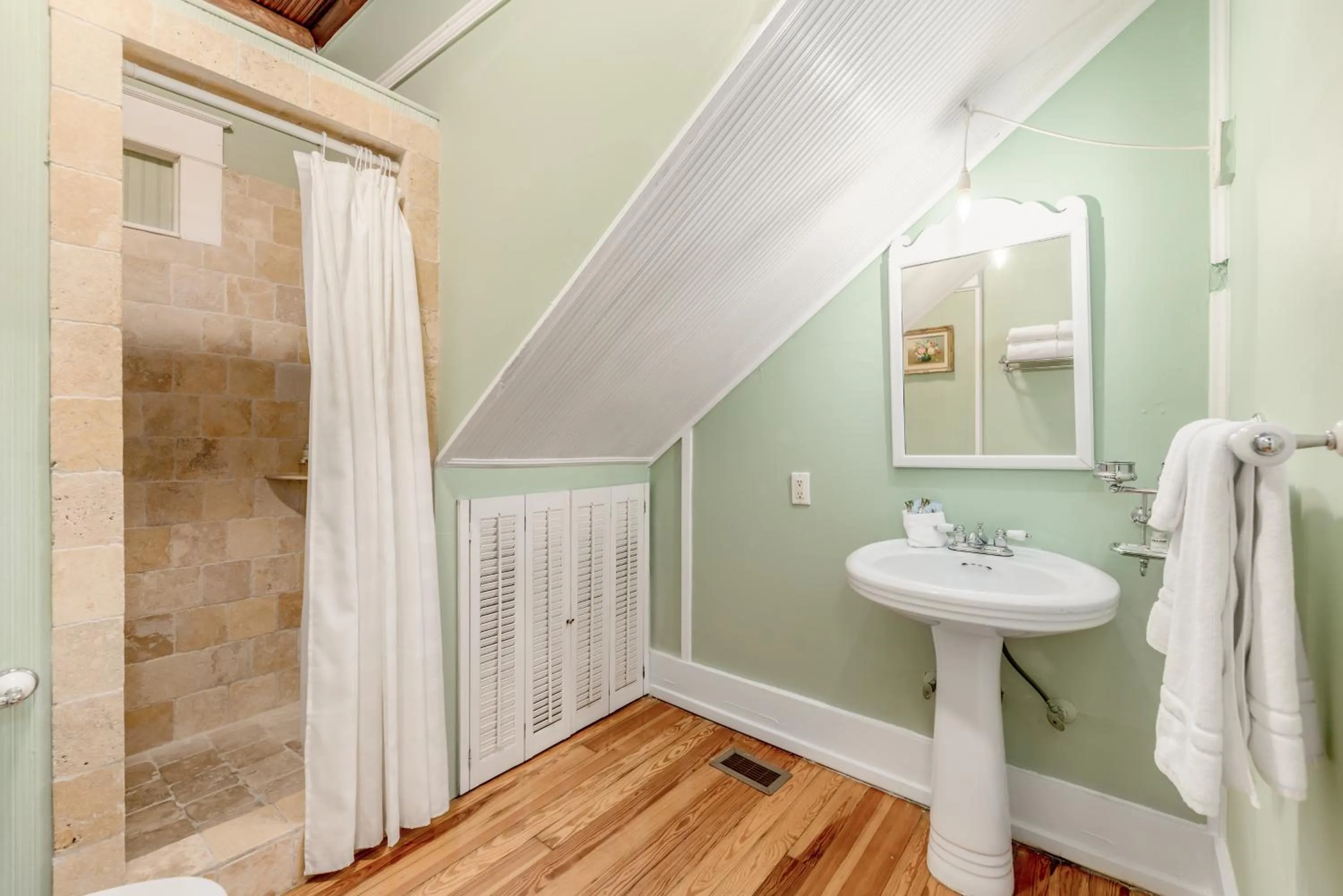 Shower in Old Colorado Inn