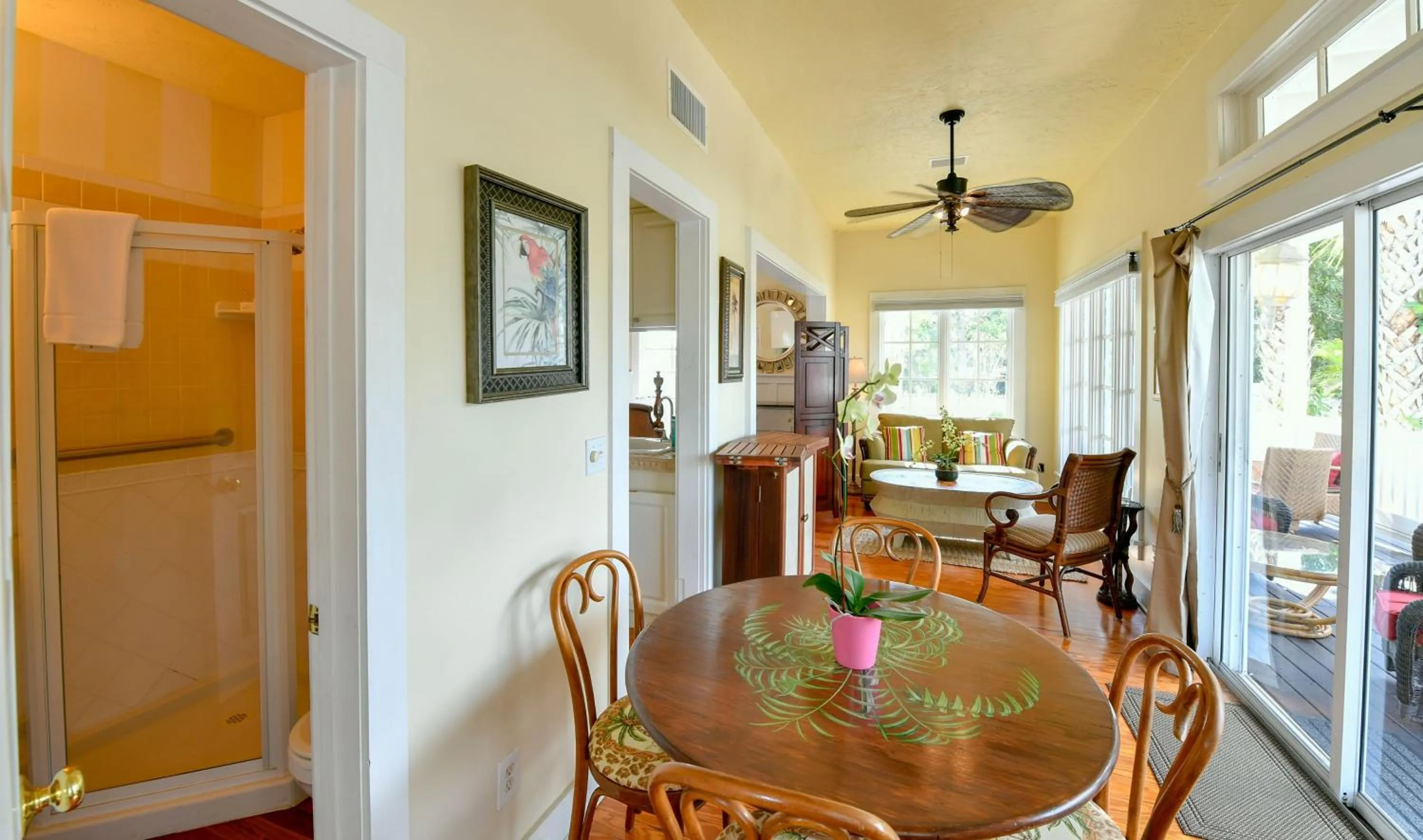 Dining area in Old Colorado Inn