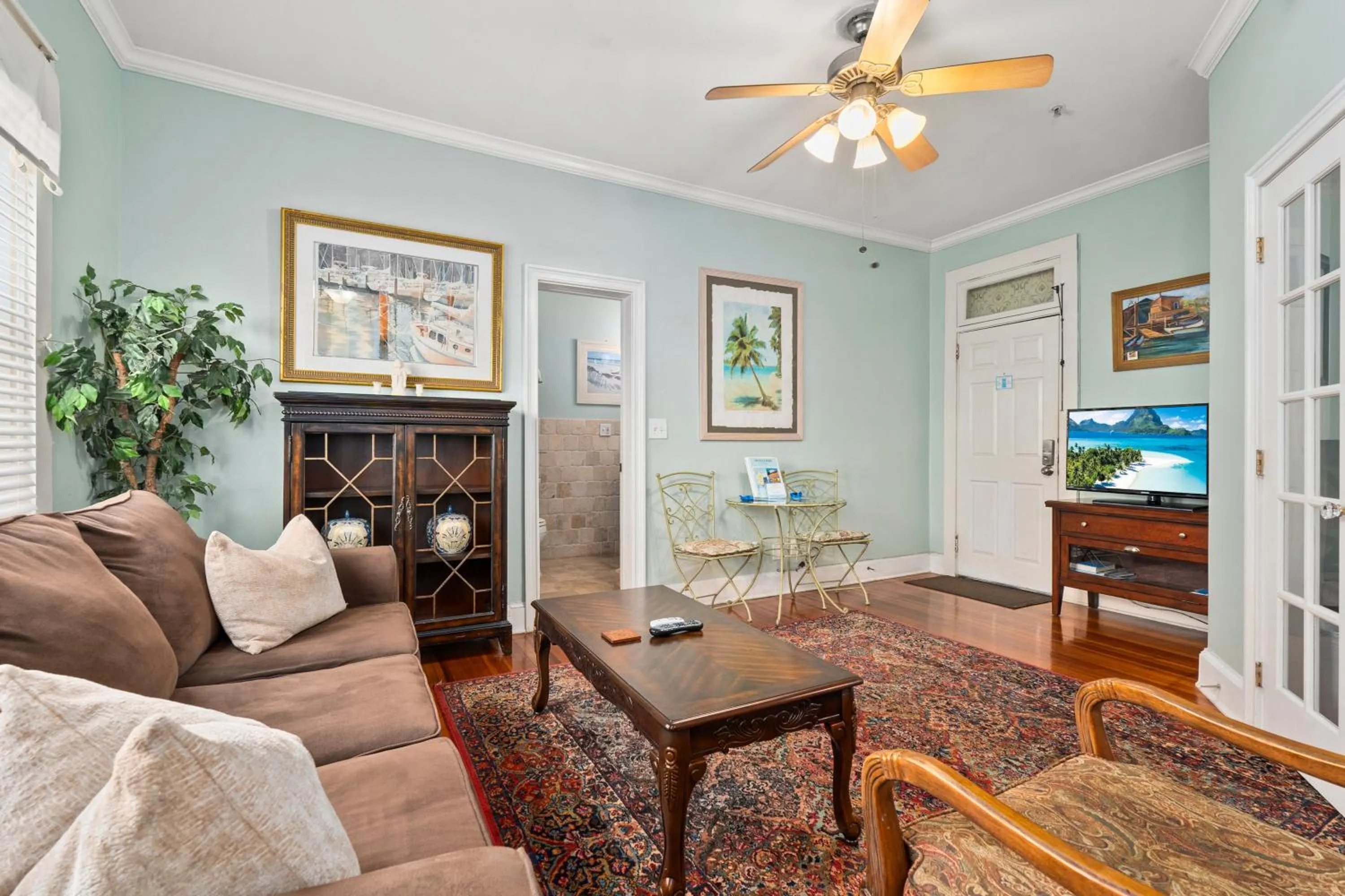 Living room in Old Colorado Inn