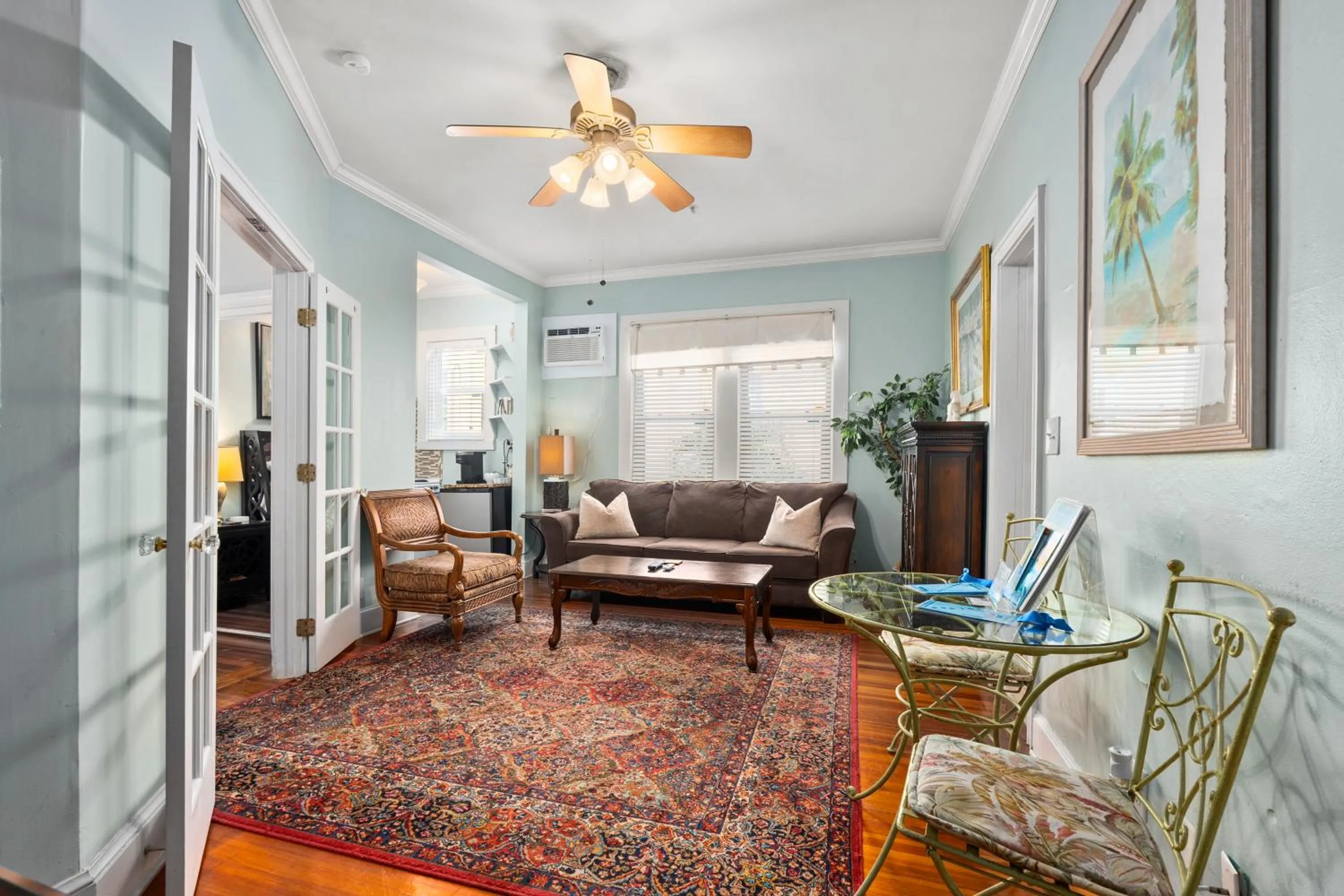 Living room in Old Colorado Inn