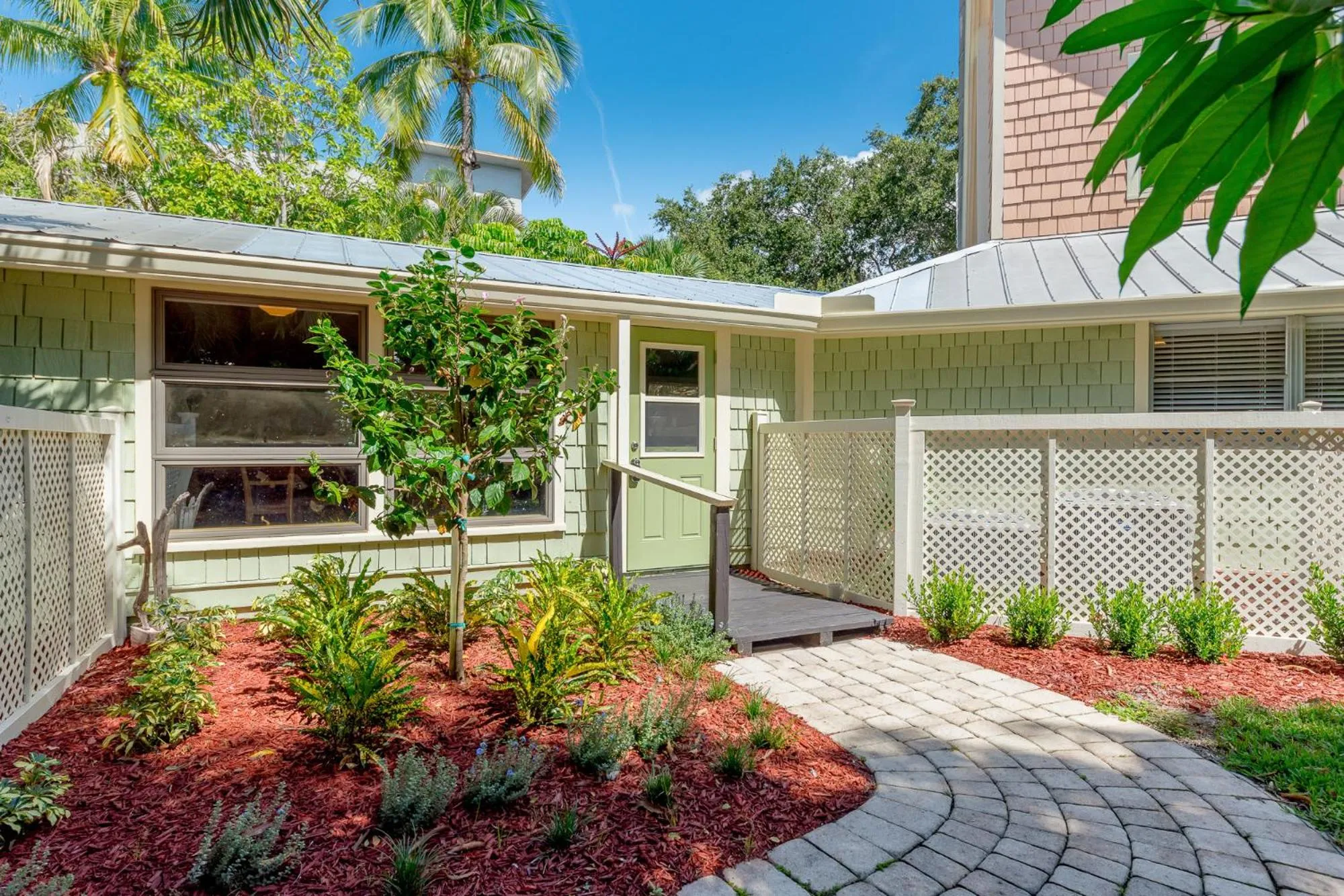 Property building in Old Colorado Inn