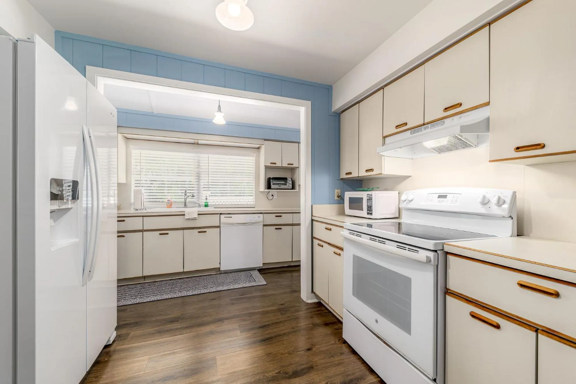Kitchen or kitchenette in Old Colorado Inn