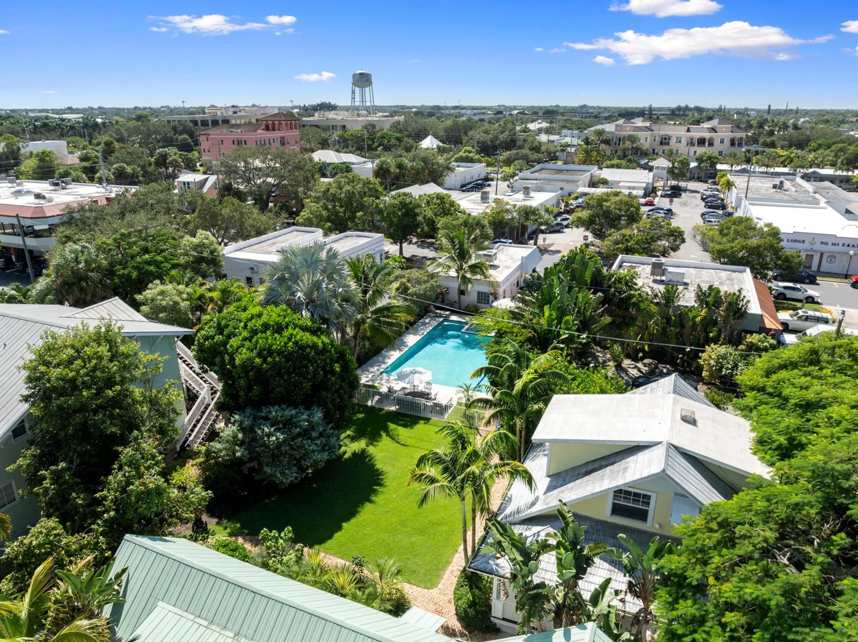 Property building in Old Colorado Inn