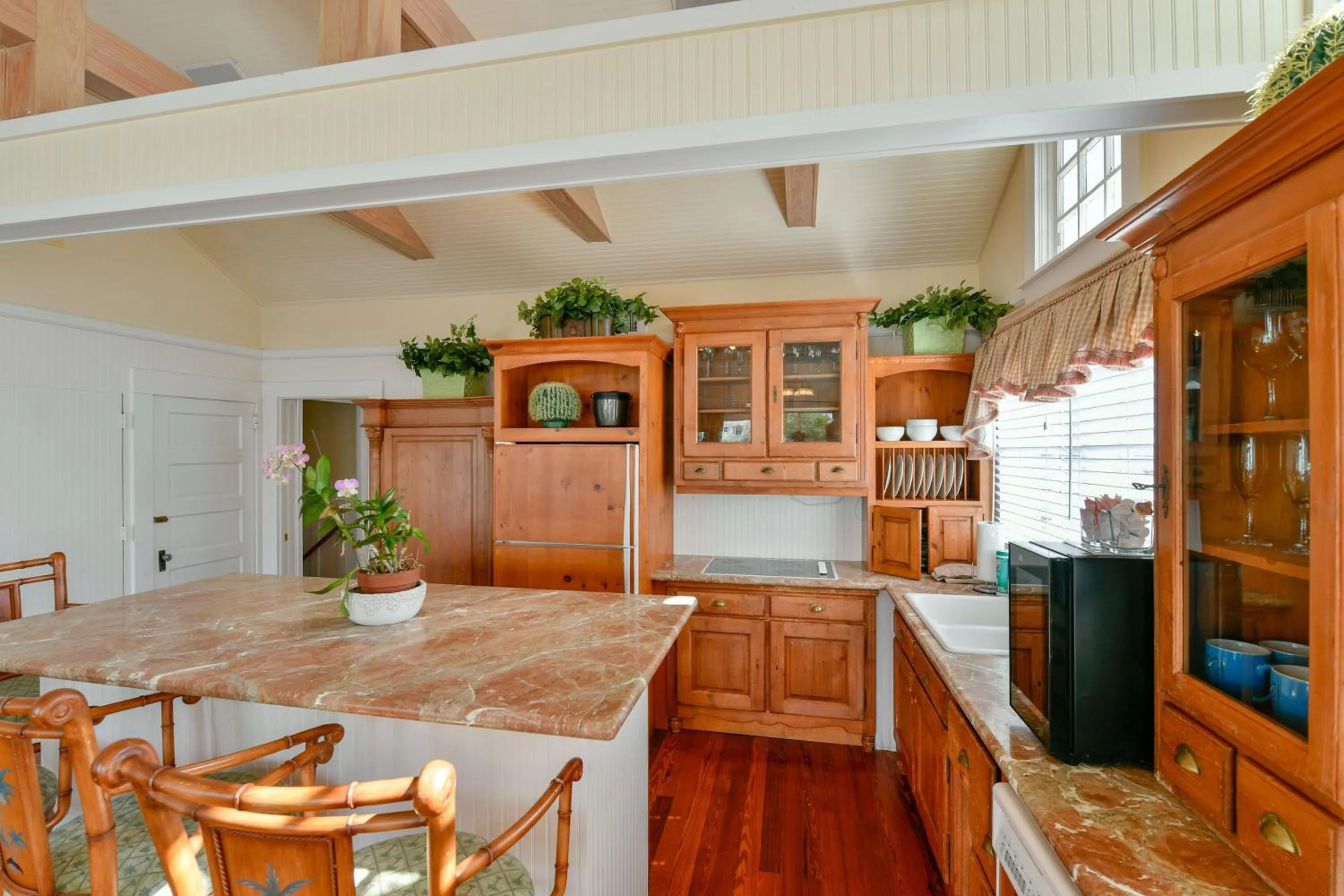 Kitchen or kitchenette in Old Colorado Inn