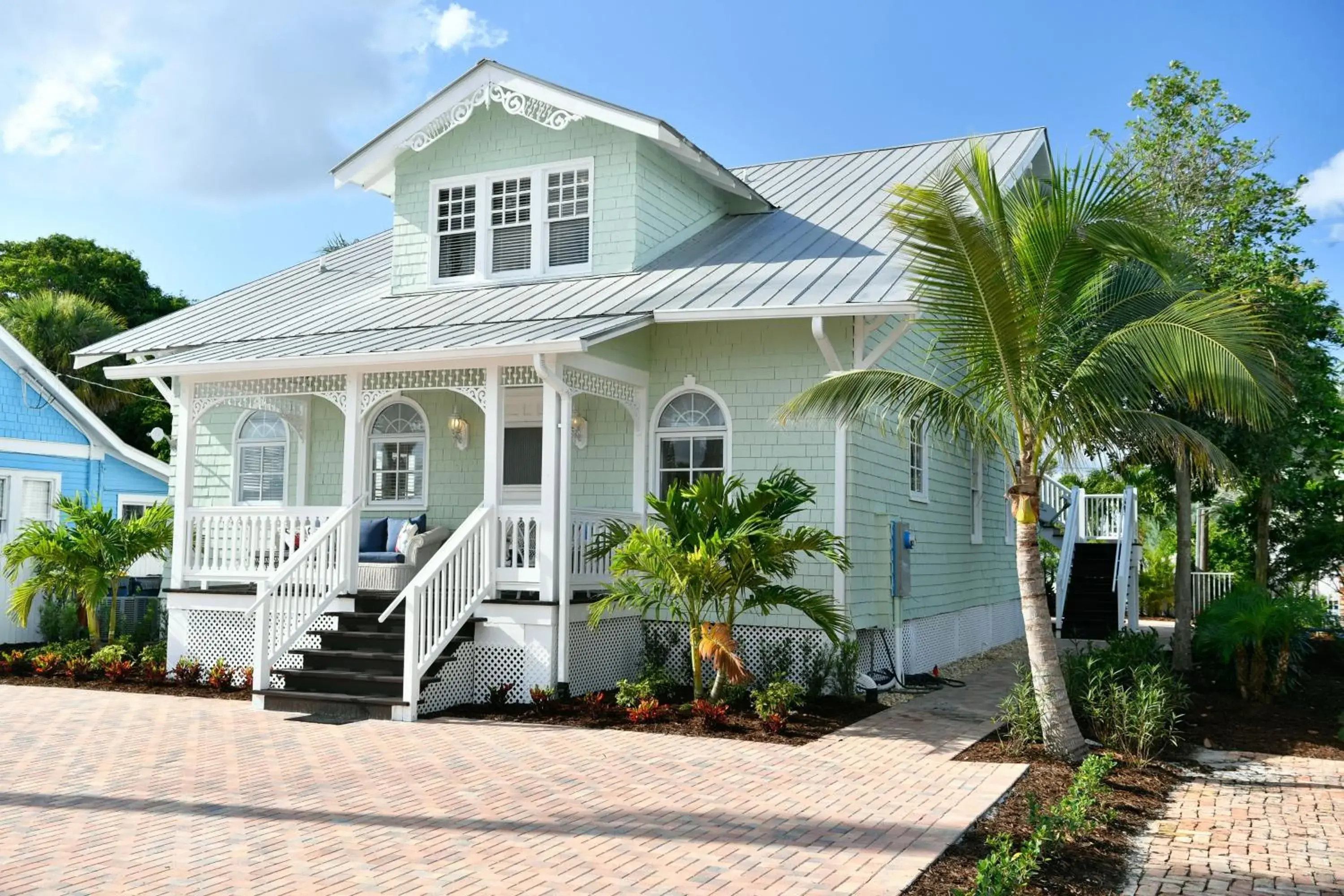 Four-Bedroom House in Old Colorado Inn Four-Bedroom House in Old Colorado Inn