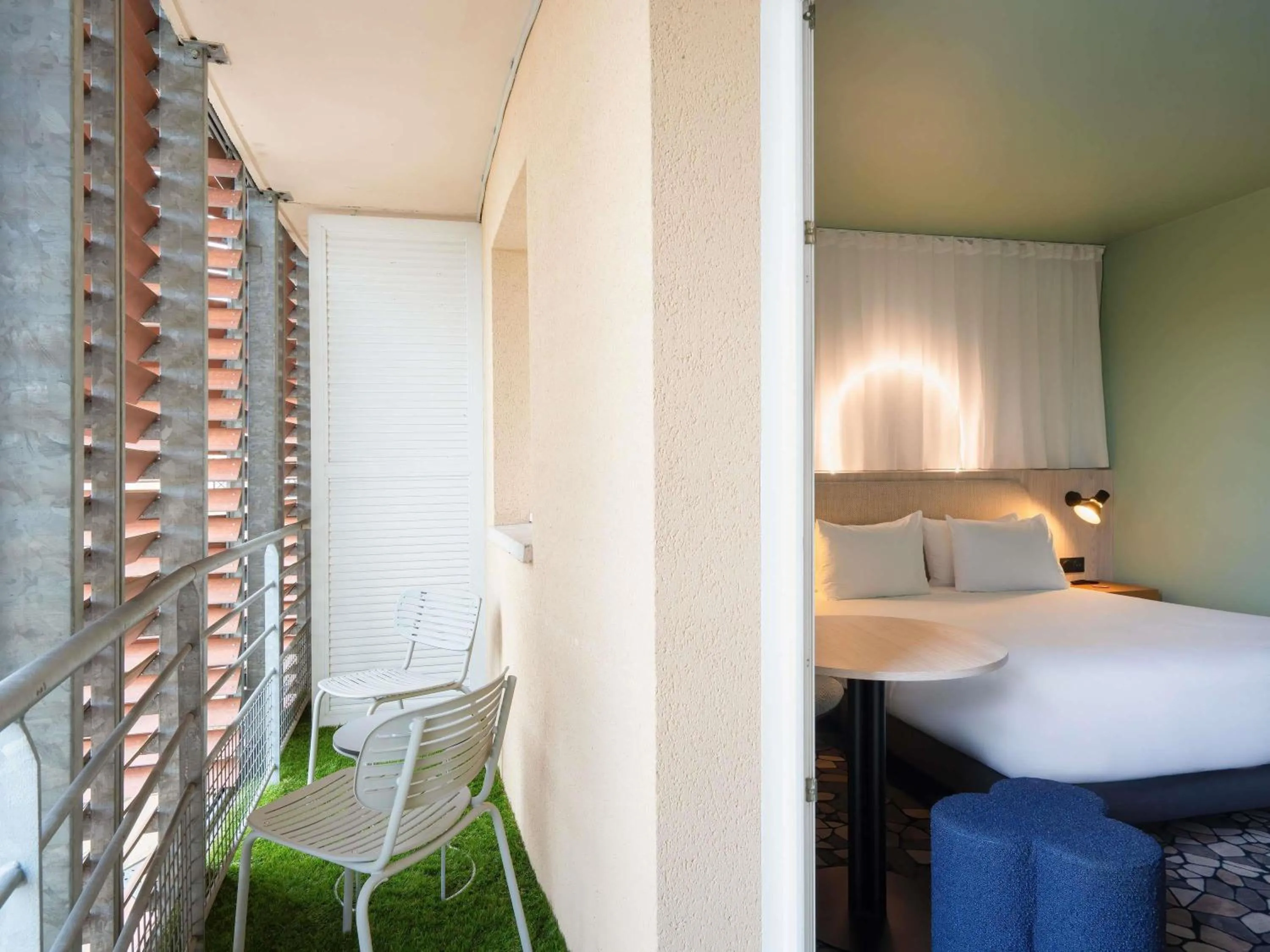 Bedroom, Bed in Mercure Libourne Saint Emilion