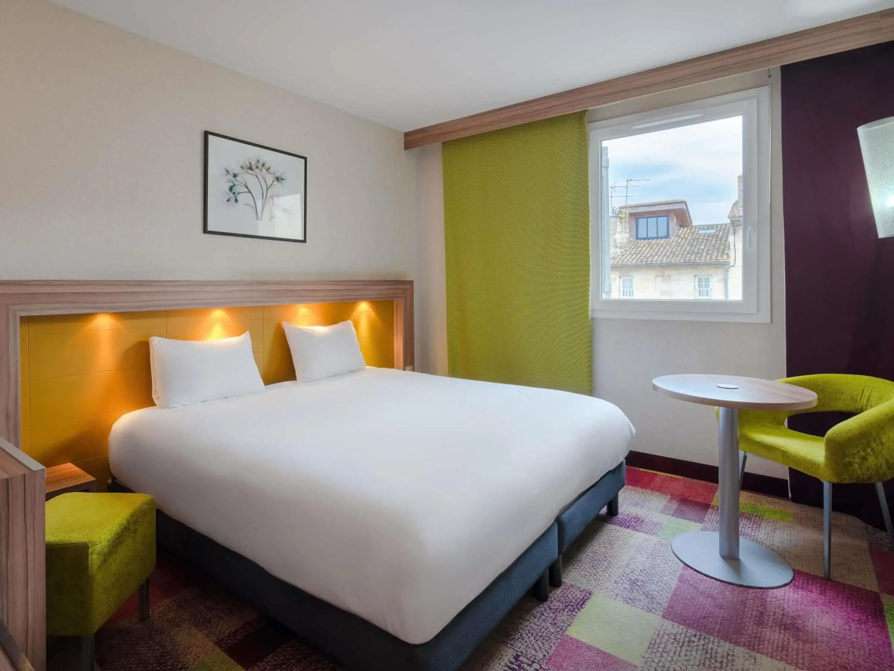 Standard One Double Bed in Mercure Libourne Saint Emilion Standard One Double Bed in Mercure Libourne Saint Emilion