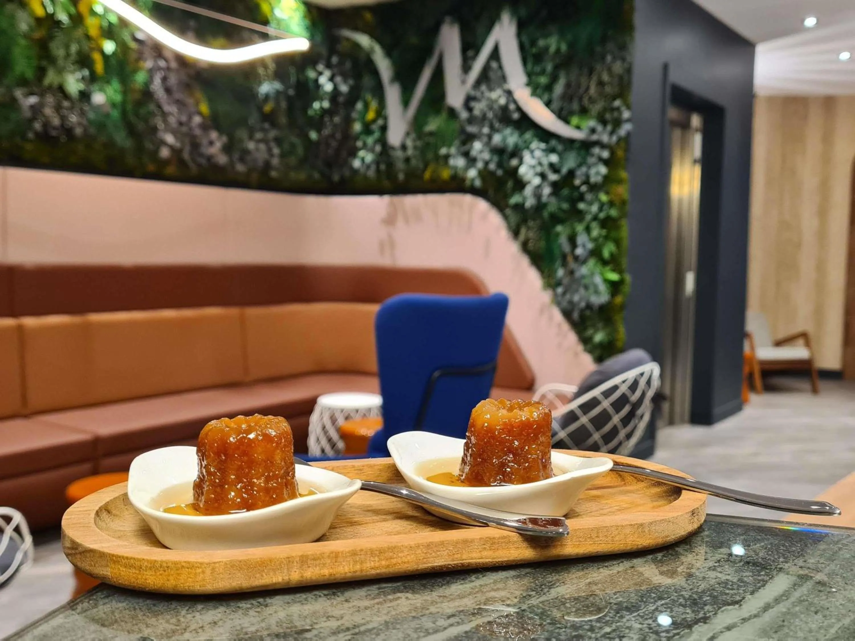 Lounge or bar in Mercure Libourne Saint Emilion