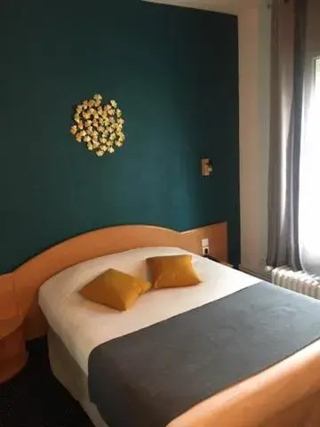 Standard Double Room in Hotel Le Progres Standard Double Room in Hotel Le Progres