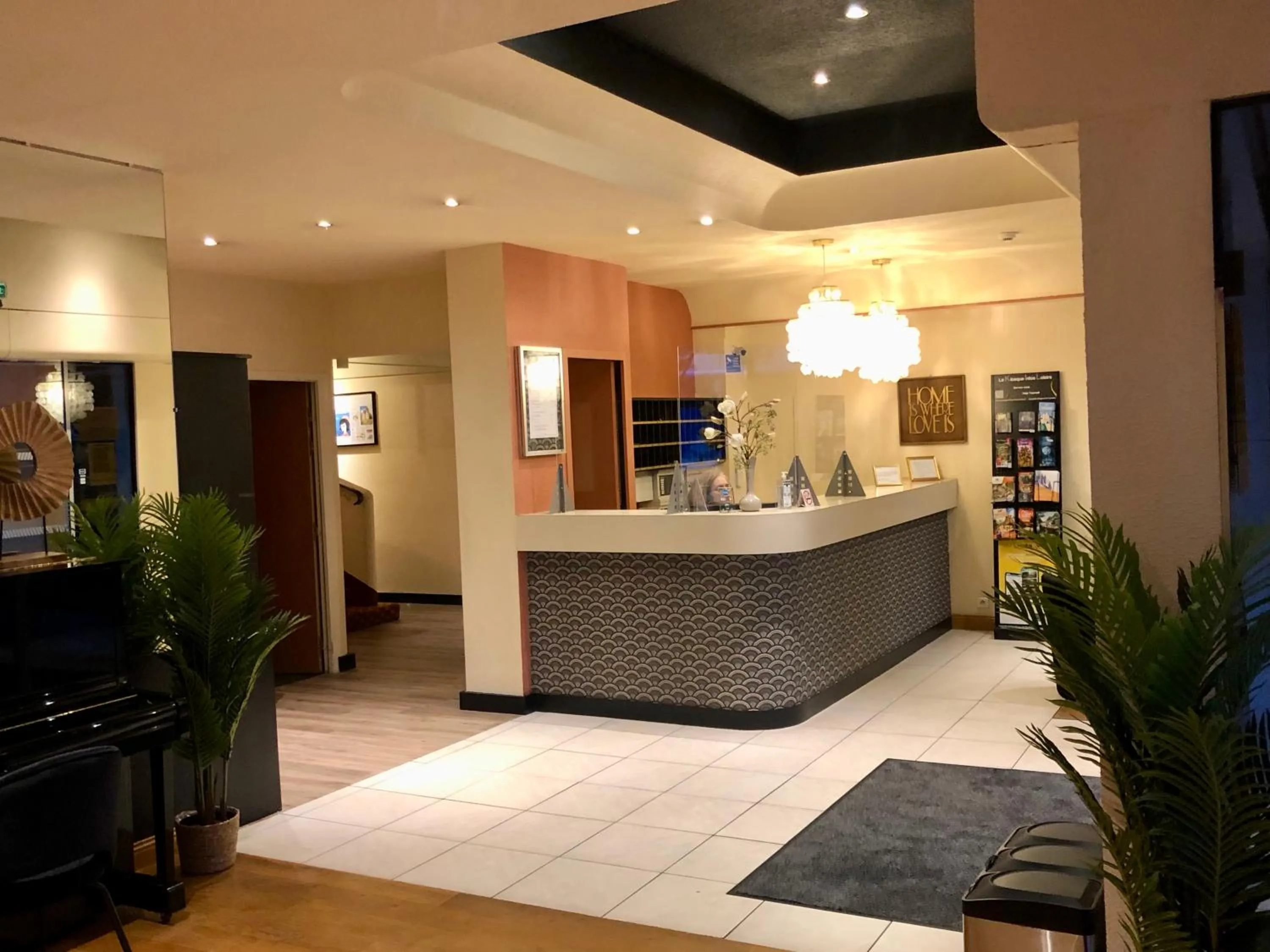 Lobby or reception in Hotel Le Progres