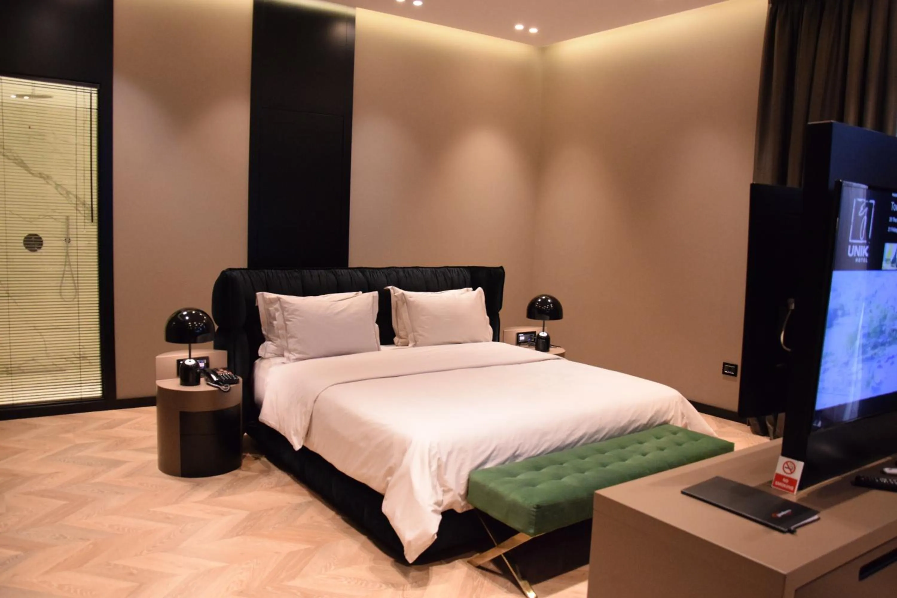 Photo of the whole room, Bed in Hotel Unik