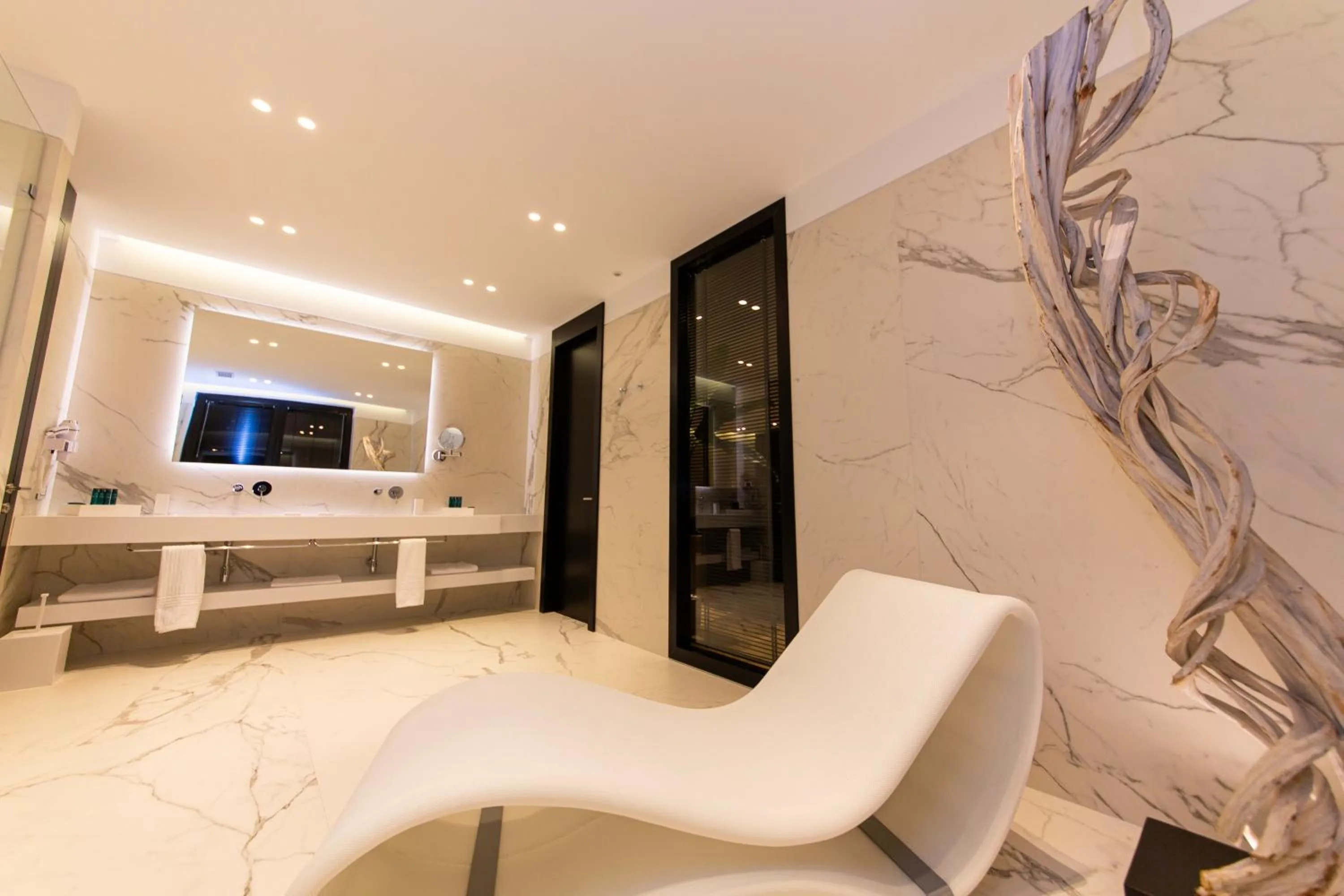 Bathroom in Hotel Unik