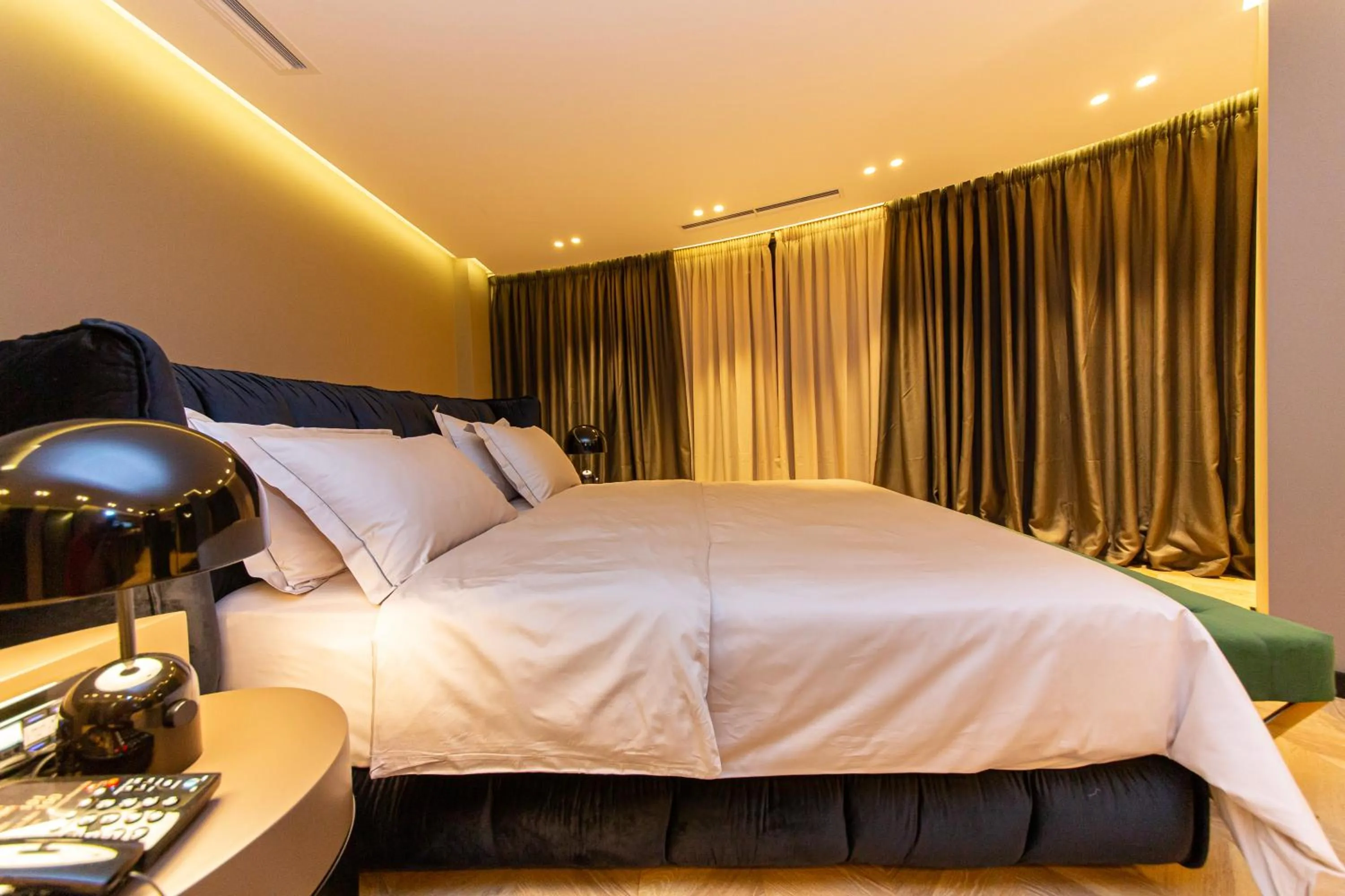 Photo of the whole room, Bed in Hotel Unik