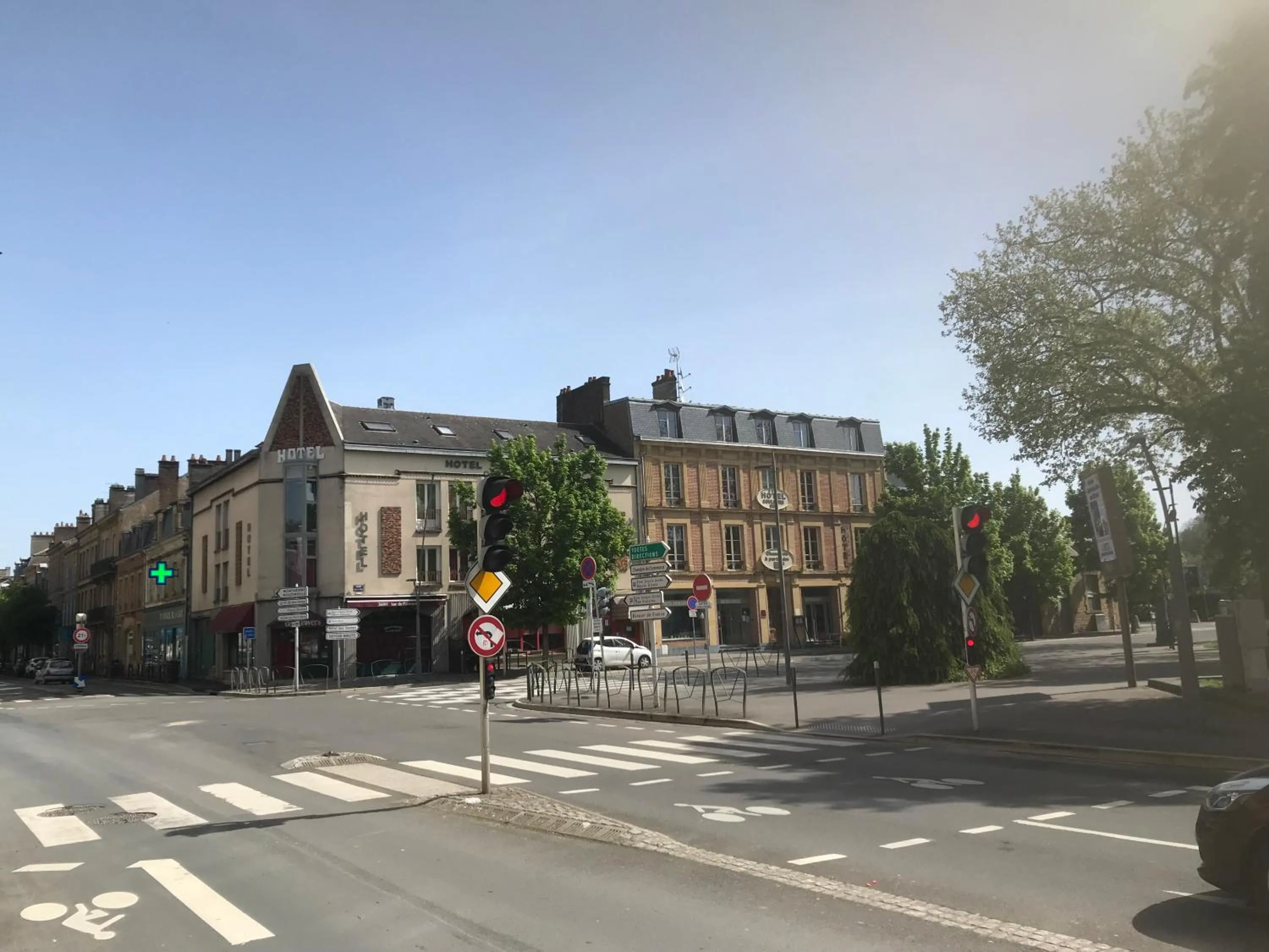 Hotel Couleurs Sud Centre-ville Gare Charleville-Mézières