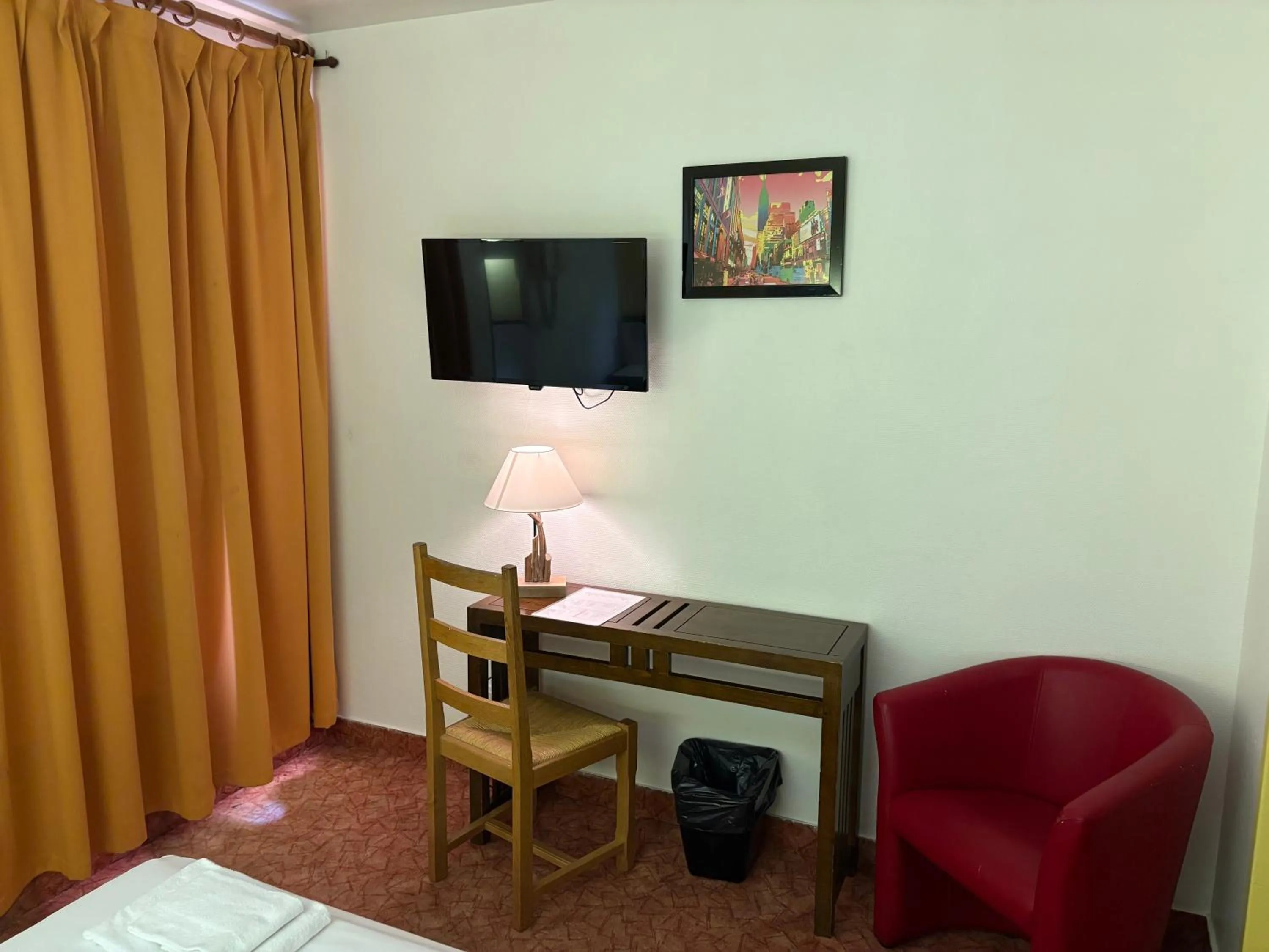 Hotel Couleurs Sud Centre-ville Gare Charleville-Mézières