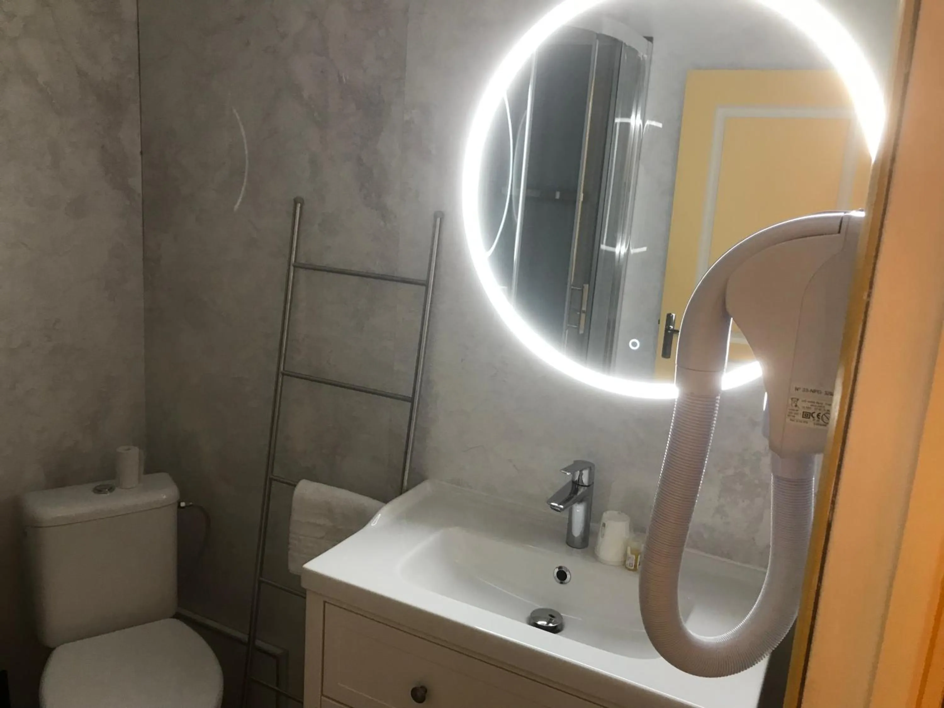 Hotel Couleurs Sud Centre-ville Gare Charleville-Mézières