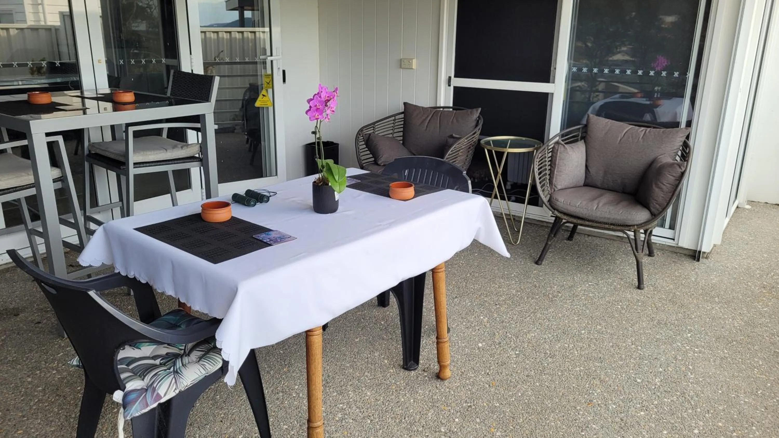 Patio in C'est La Vie Bed & Breakfast