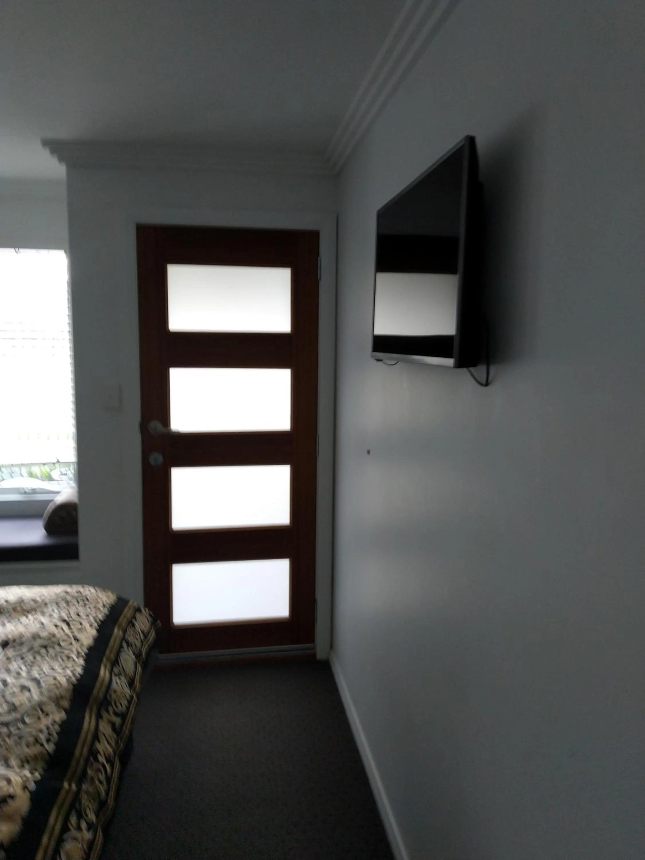 Facade/entrance, Bed in C'est La Vie Bed & Breakfast