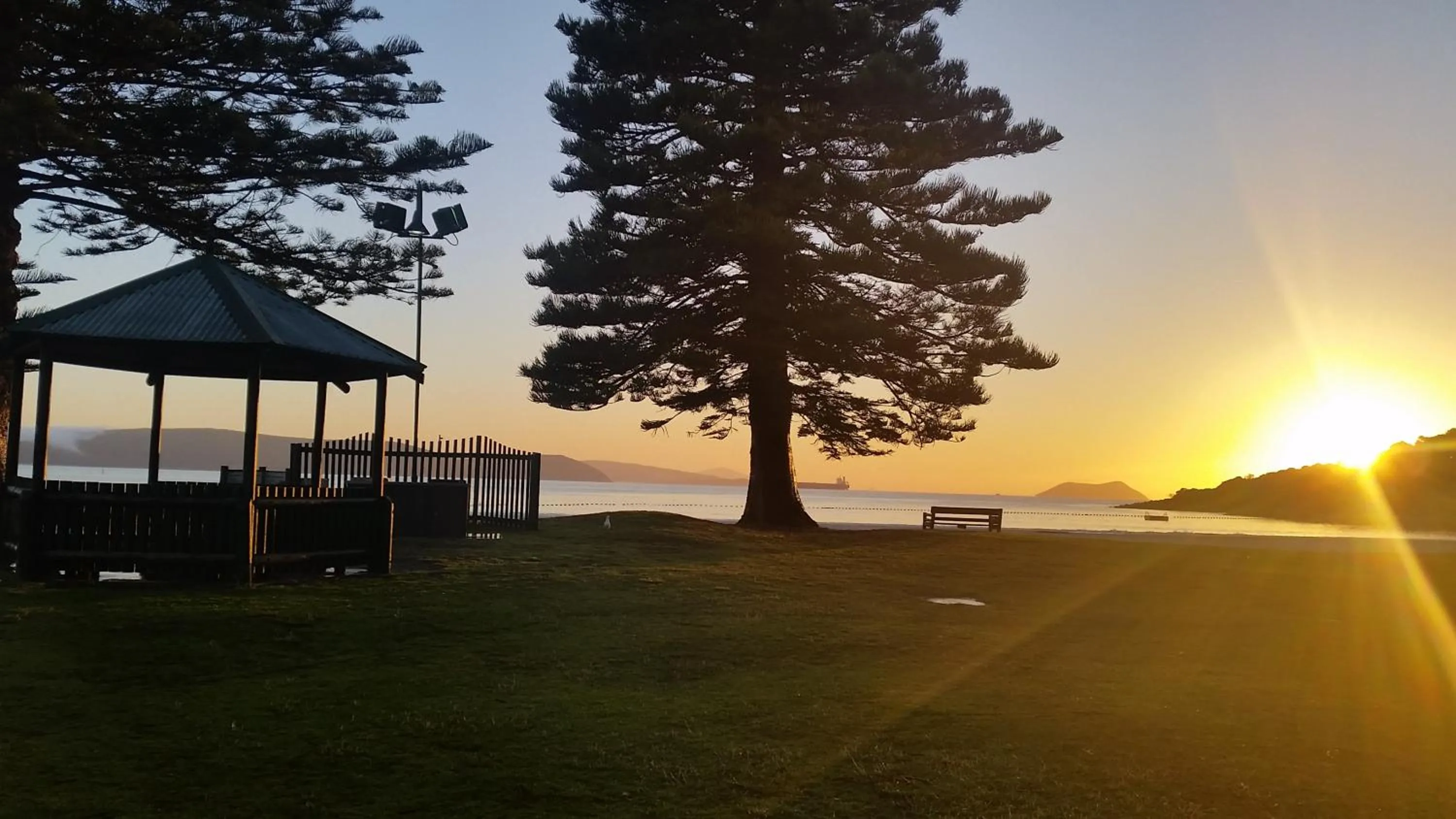 Beach in C'est La Vie Bed & Breakfast