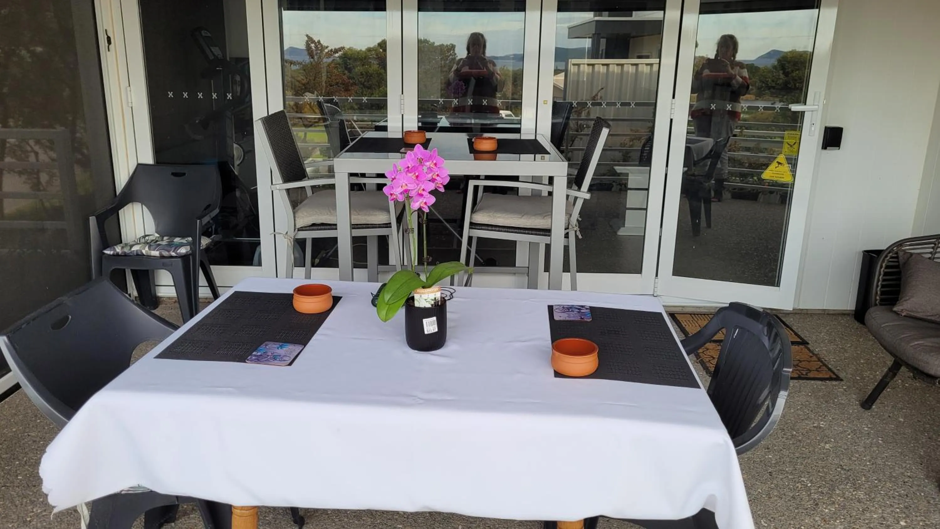 Property building in C'est La Vie Bed & Breakfast