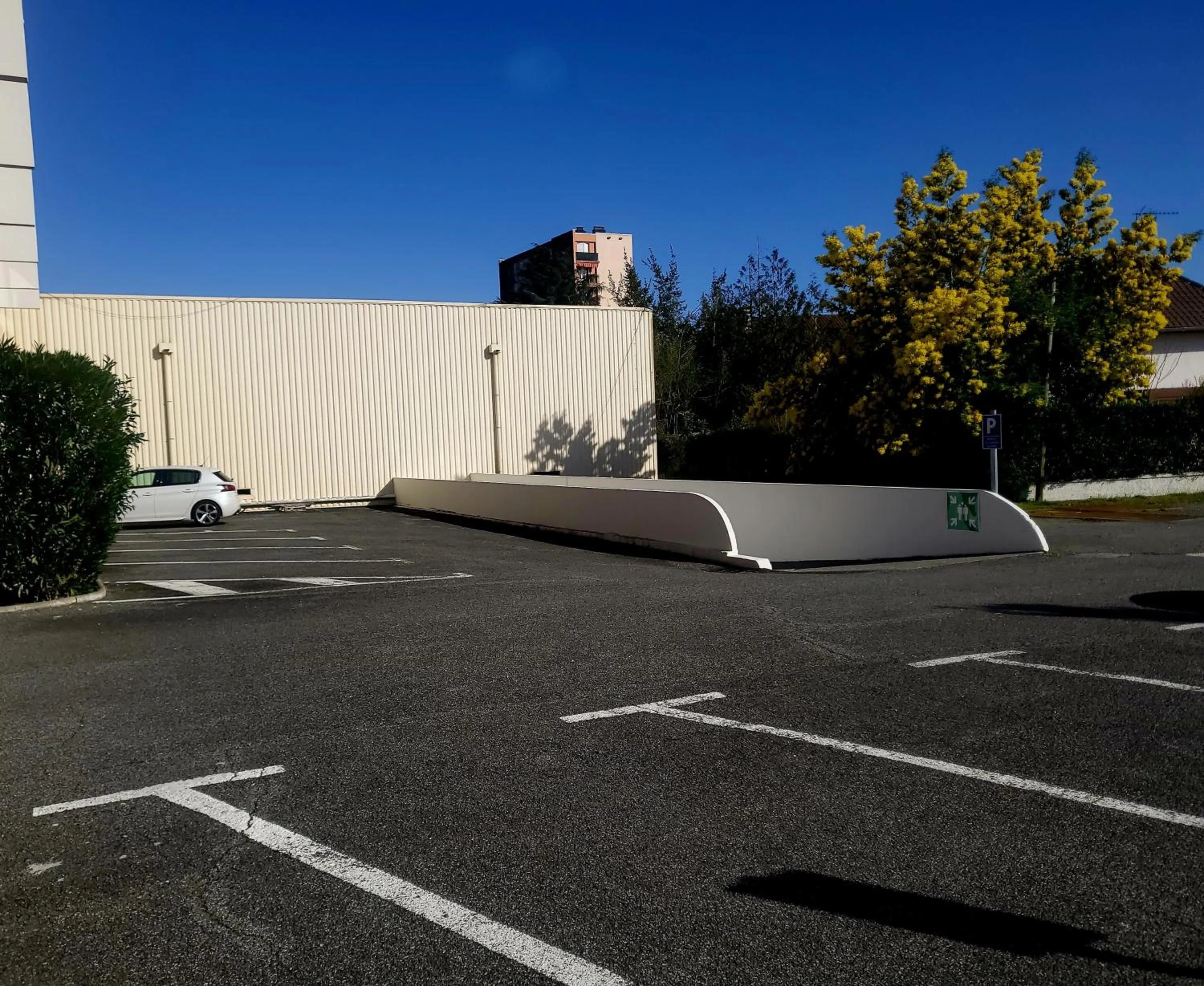 Parking in Atlantic Hôtel