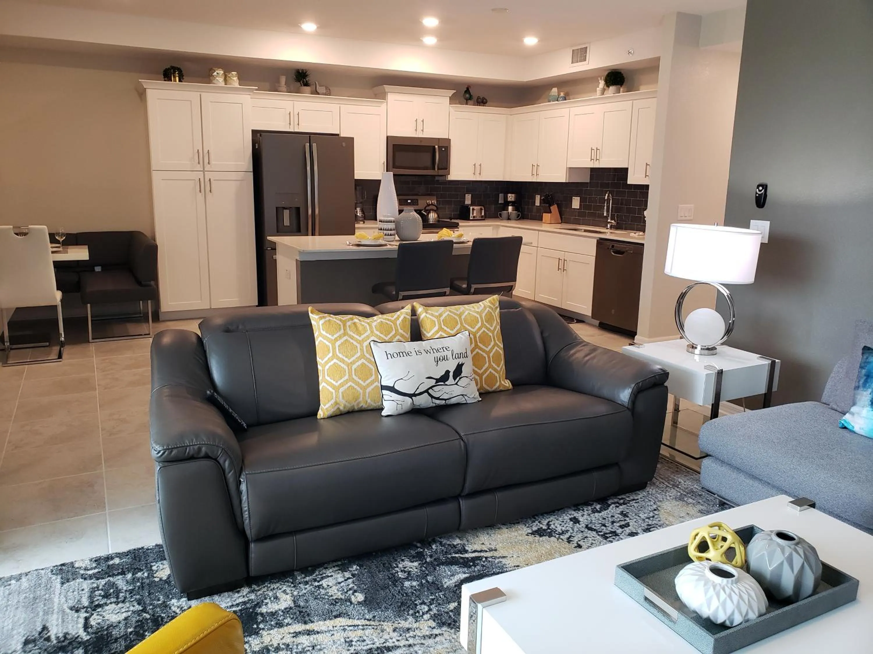 Living room in Only 5 Miles from Disney! Free Water Park! 2 Bed, 2 Bath Condo, Sleeps 8