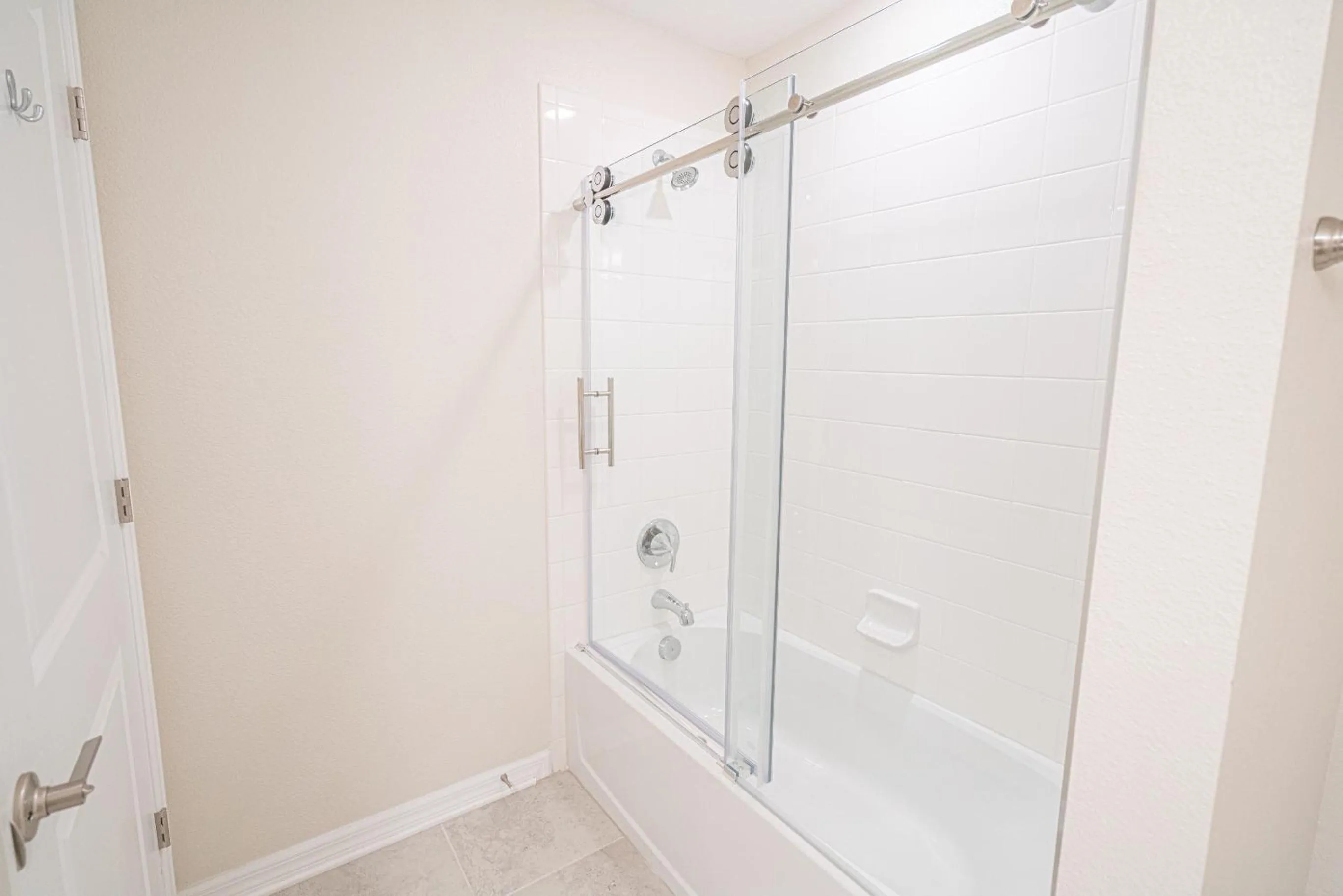 Bathroom in Only 5 Miles from Disney! Free Water Park! 2 Bed, 2 Bath Condo, Sleeps 8