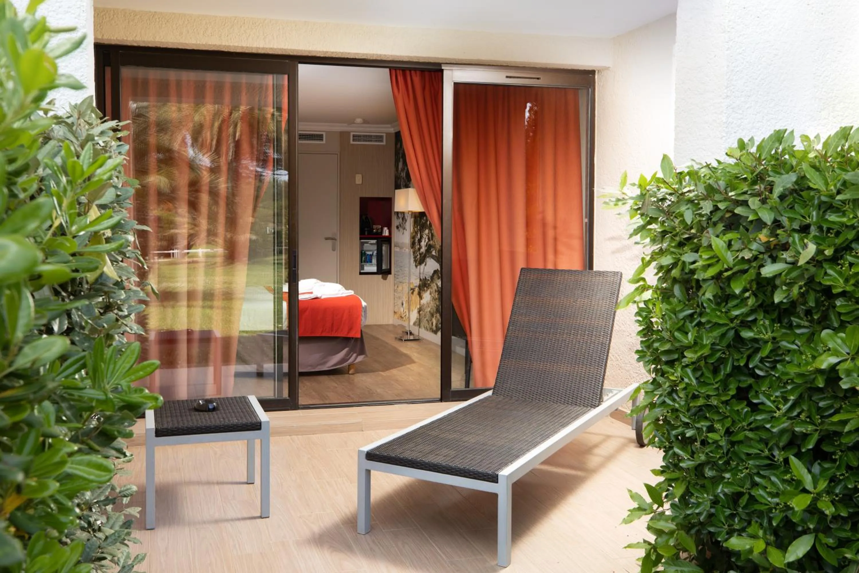 Balcony/Terrace in SOWELL HÔTELS du Golfe de Saint-Tropez