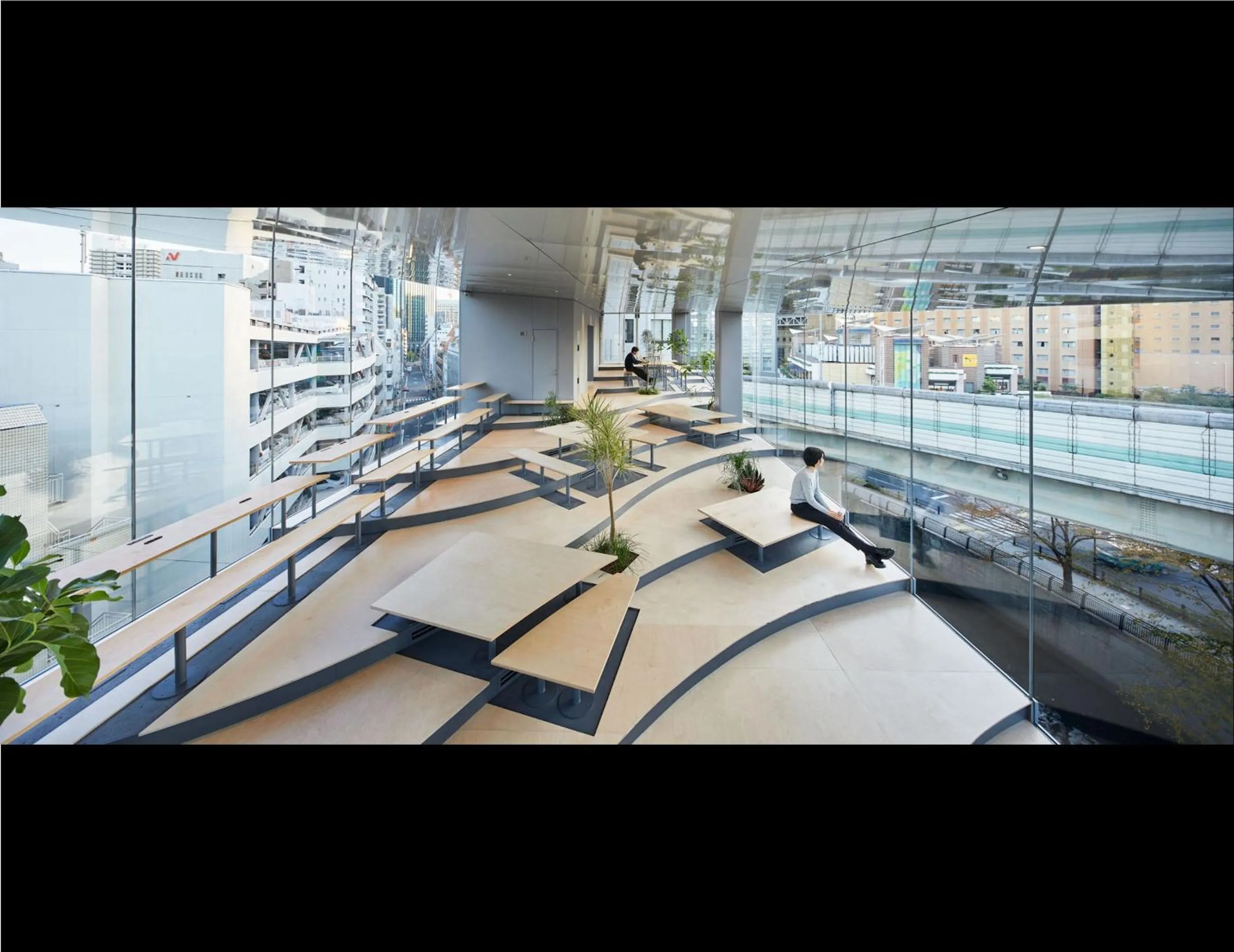 Lounge or bar in 9h nine hours Suidobashi