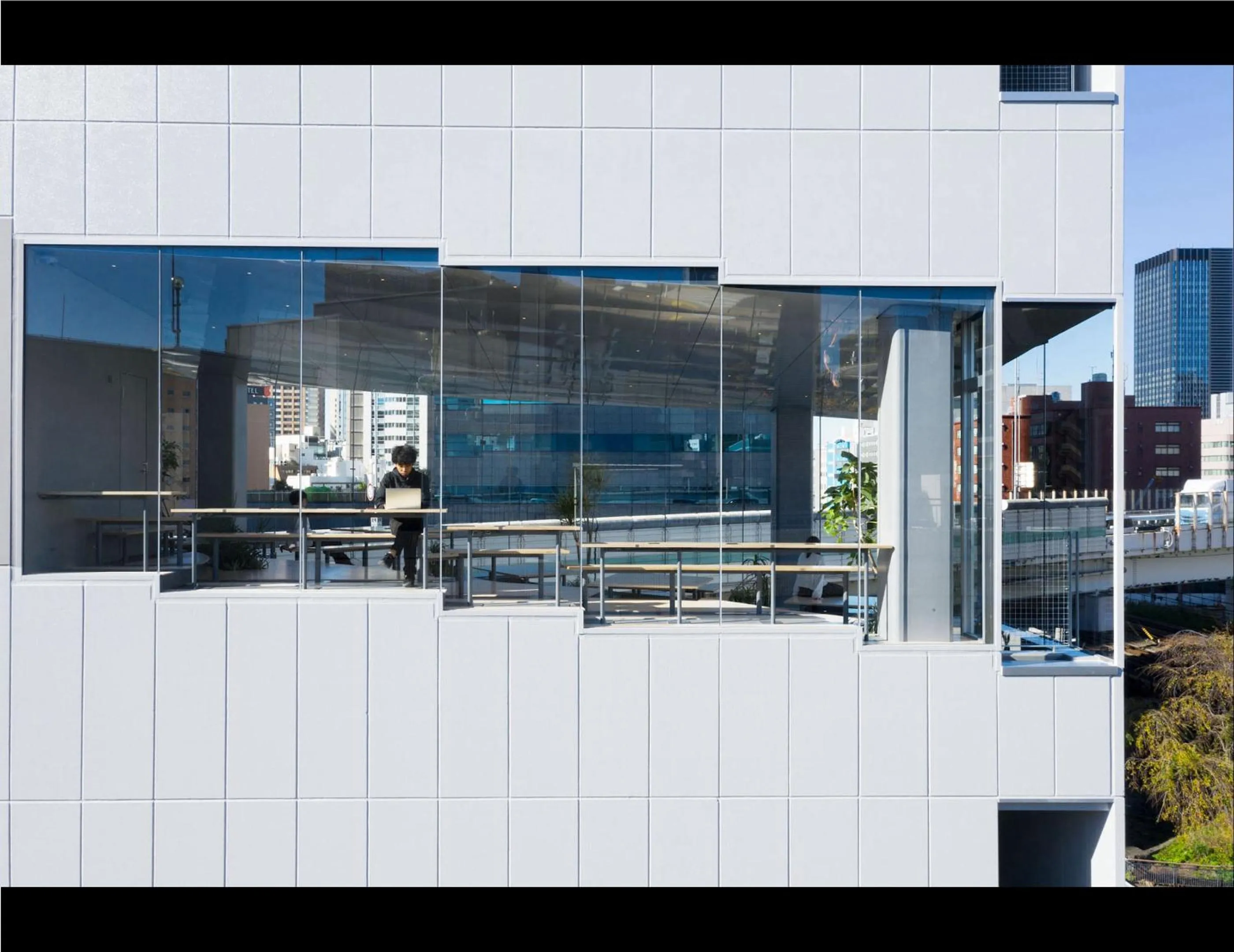 Facade/entrance in 9h nine hours Suidobashi