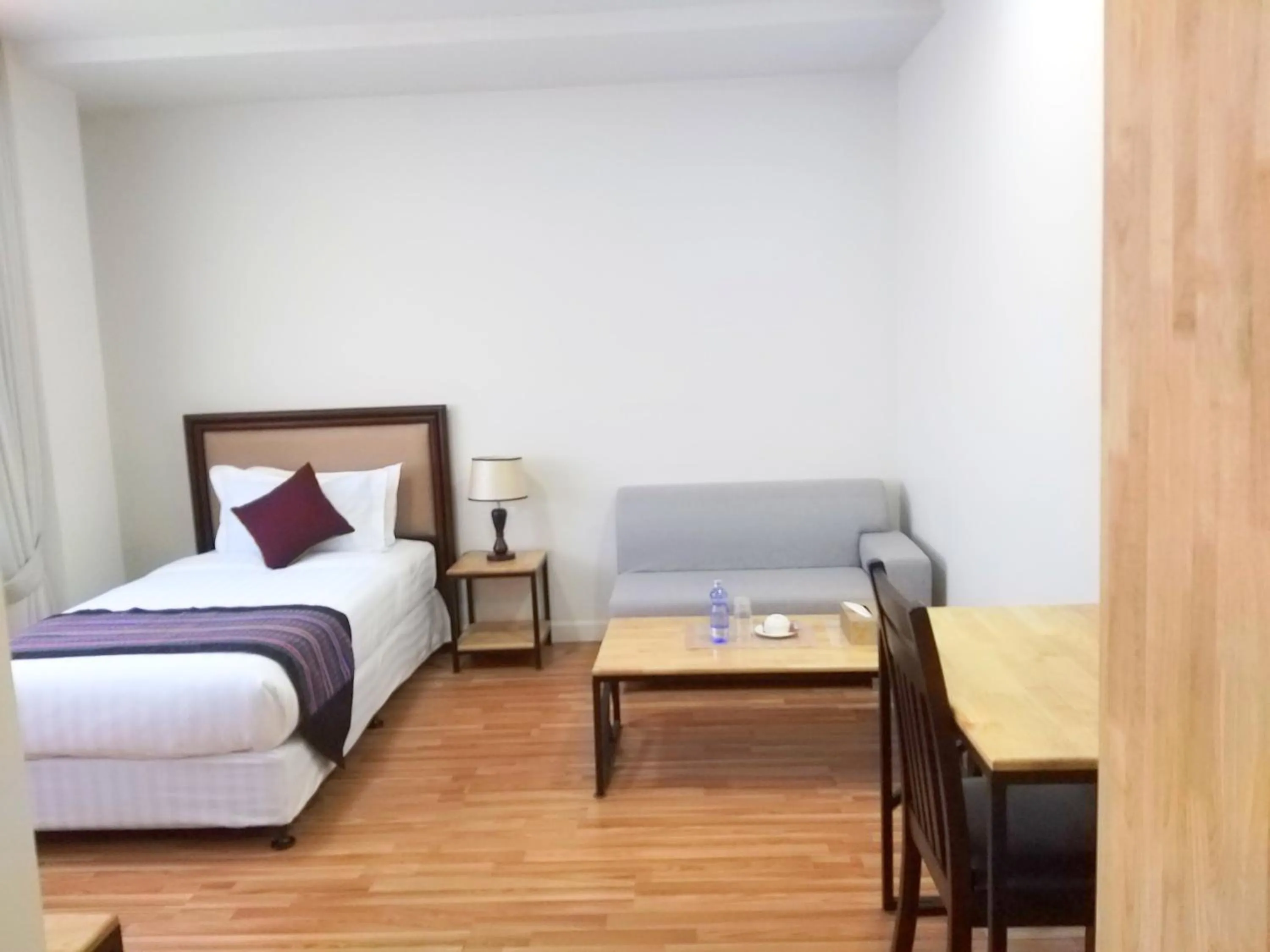 Single Room in Myanandar Residence & Hotel
