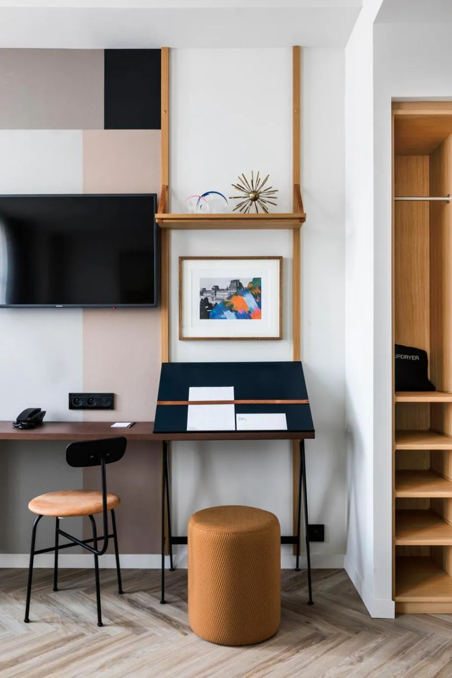 Seating area in Le Grand Quartier