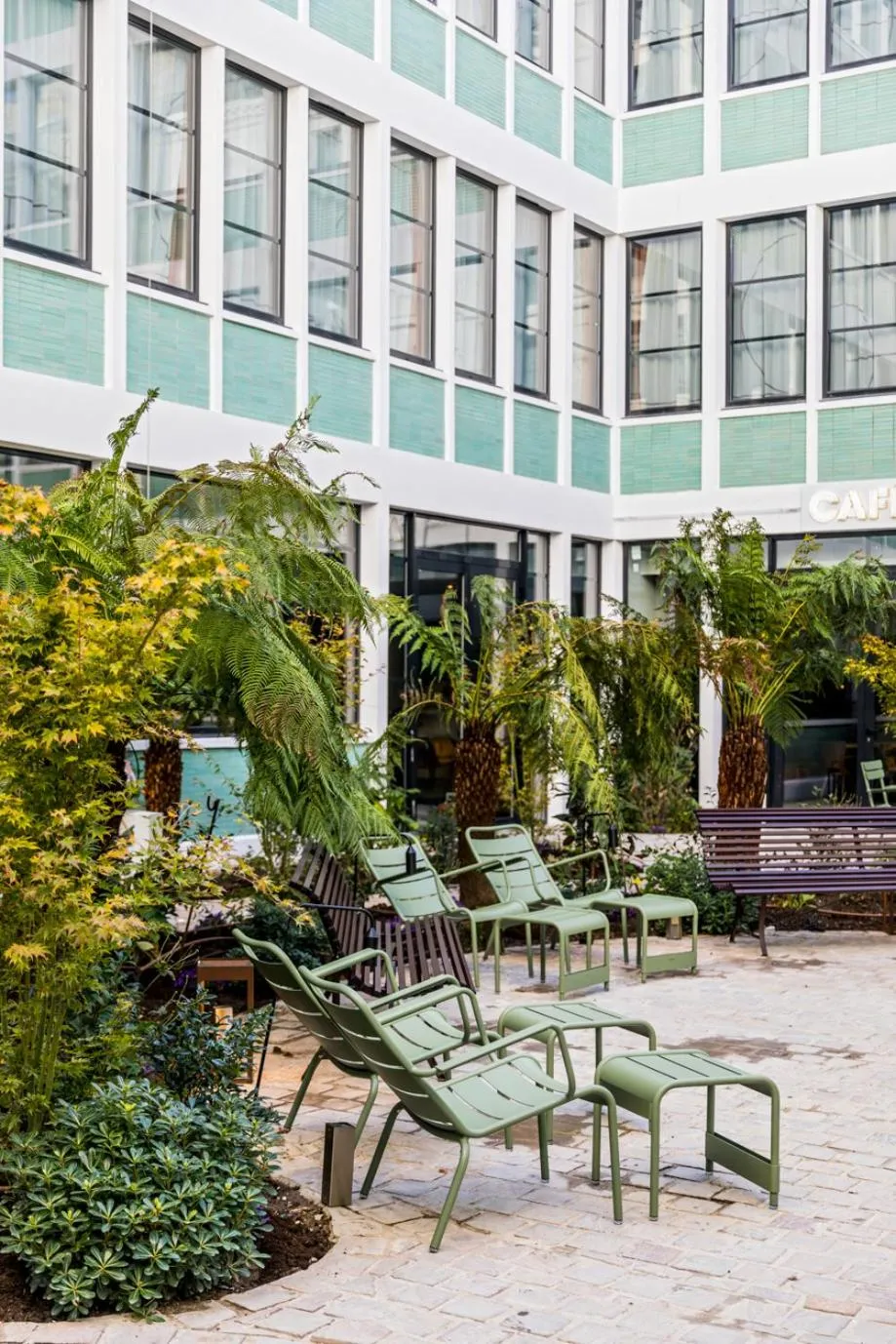 Property building in Le Grand Quartier