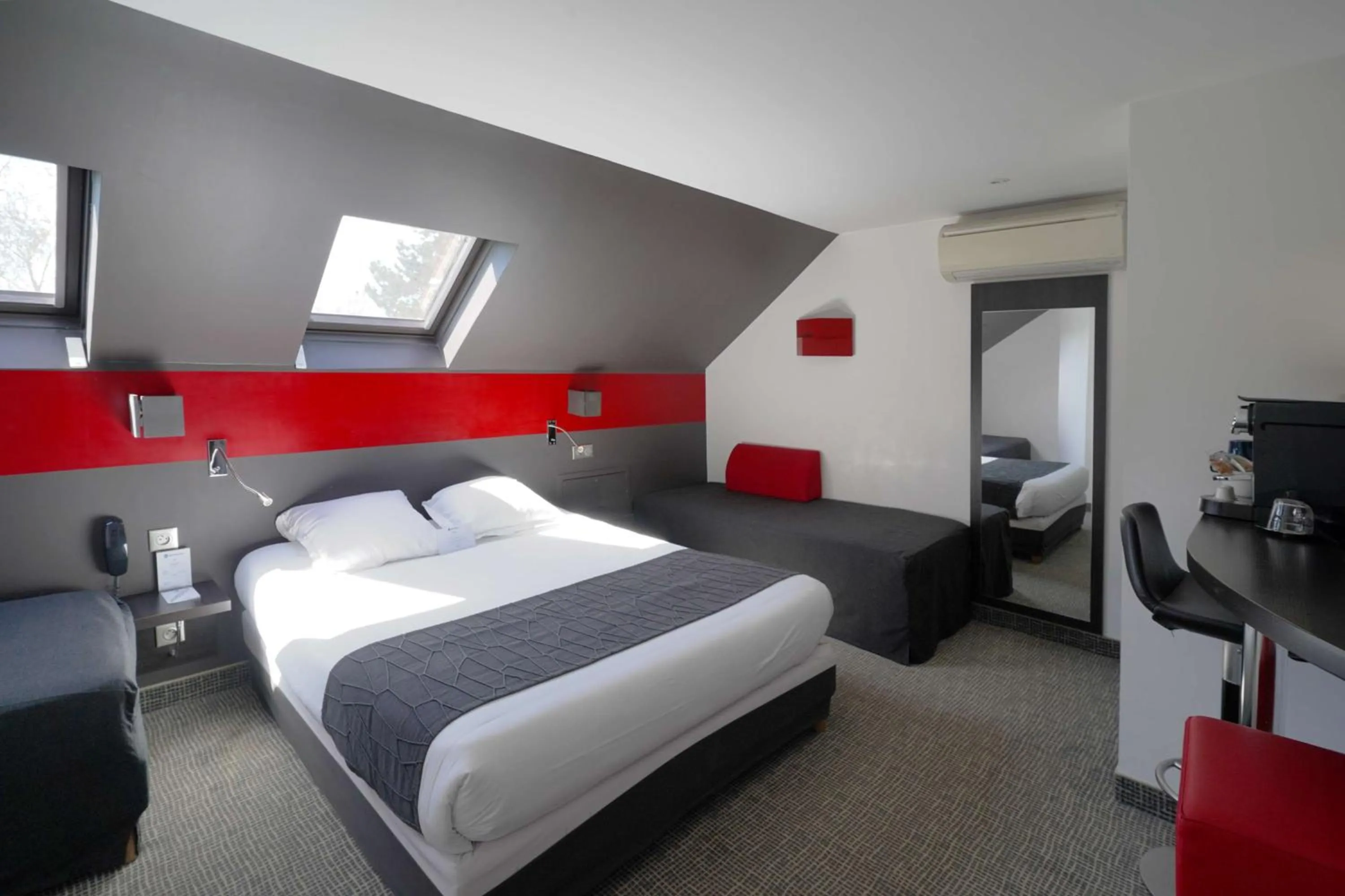 Bedroom, Bed in Best Western The Hotel Versailles