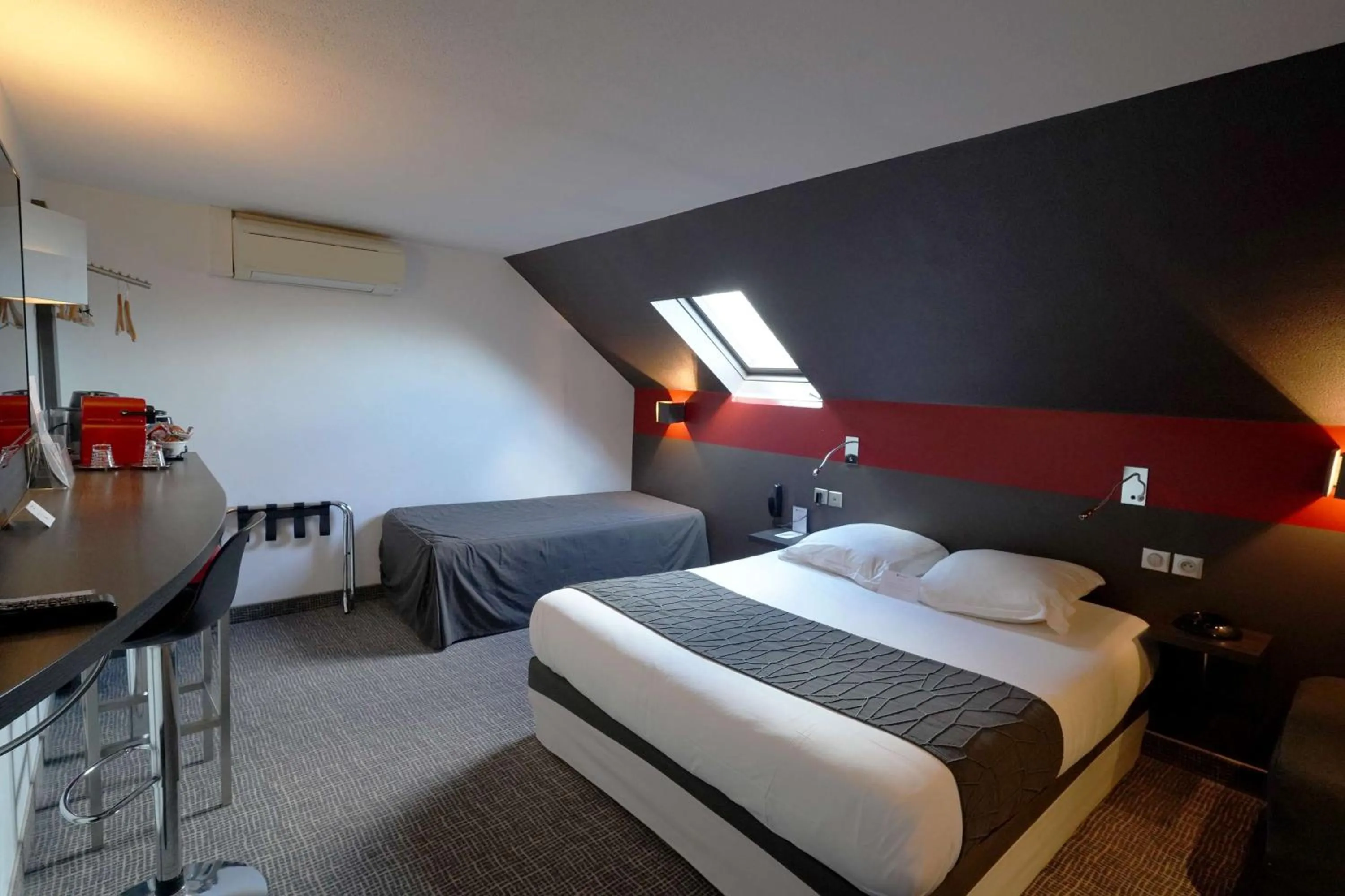 Bedroom, Bed in Best Western The Hotel Versailles