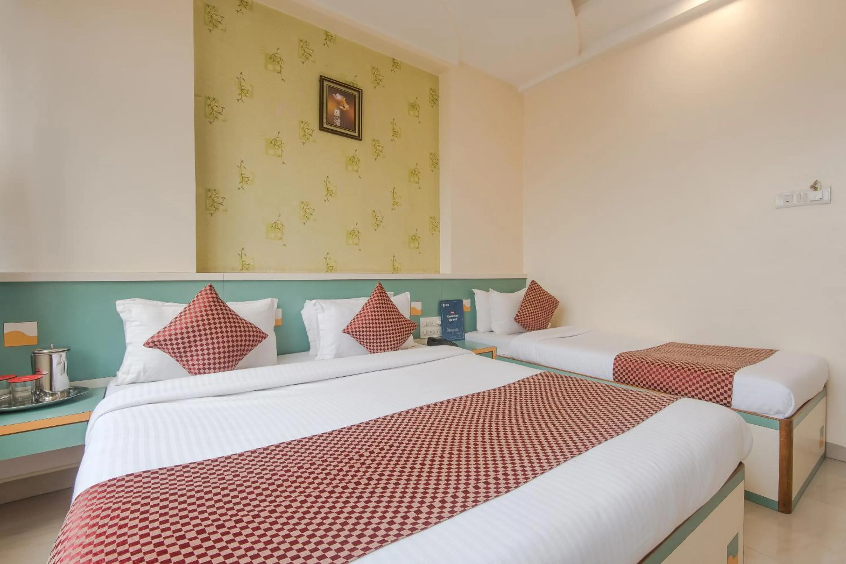 Bed in Hotel Sai Country Inn by Shantikamal