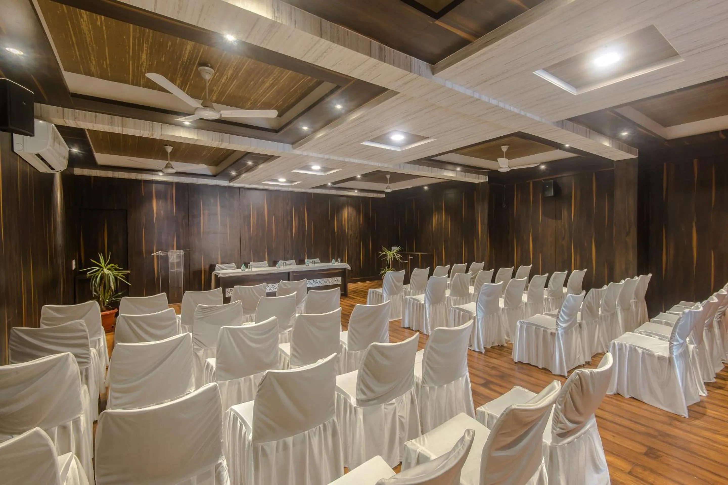 Hotel Sai Country Inn by Shantikamal