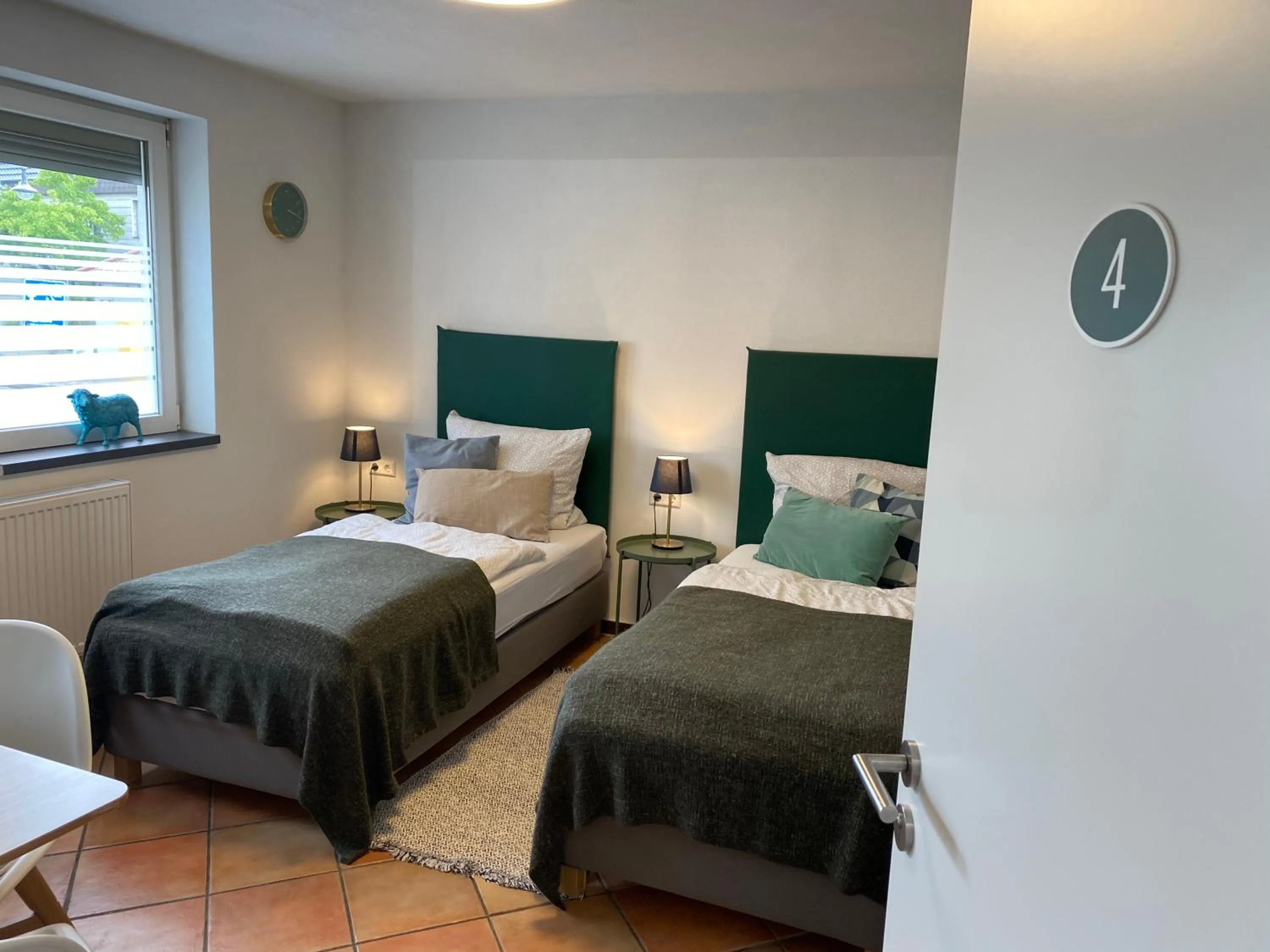 Bedroom, Bed in Sali Homes - GaesteHaus Lamm Obersulm