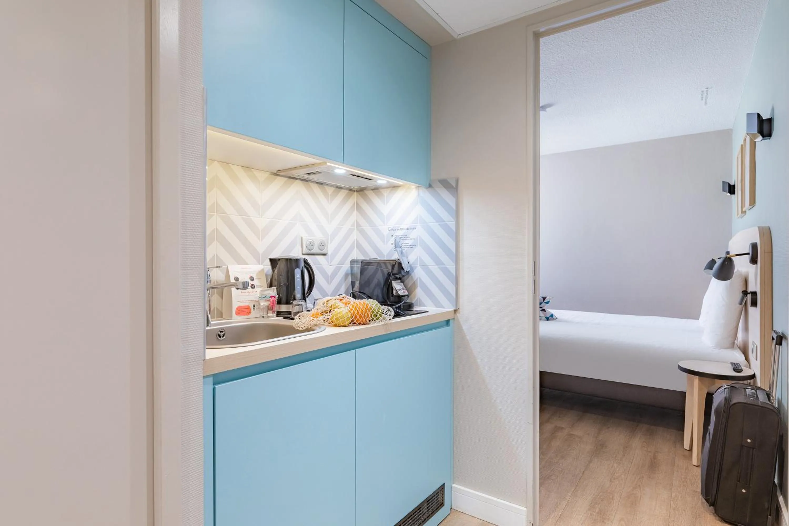 Coffee/tea facilities, Bed in Appart'City Confort Montpellier Saint Roch