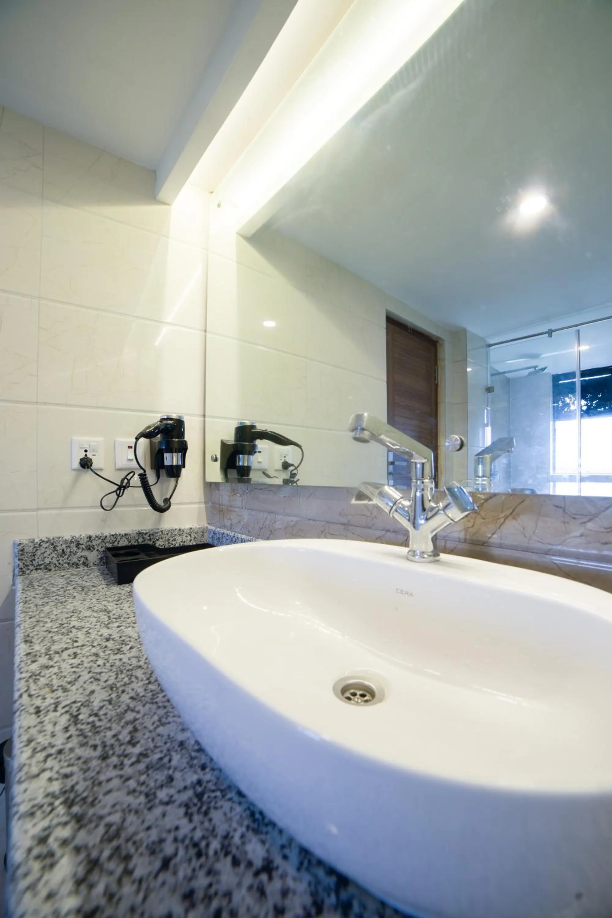 Bathroom in Ganapati Airport Hotel