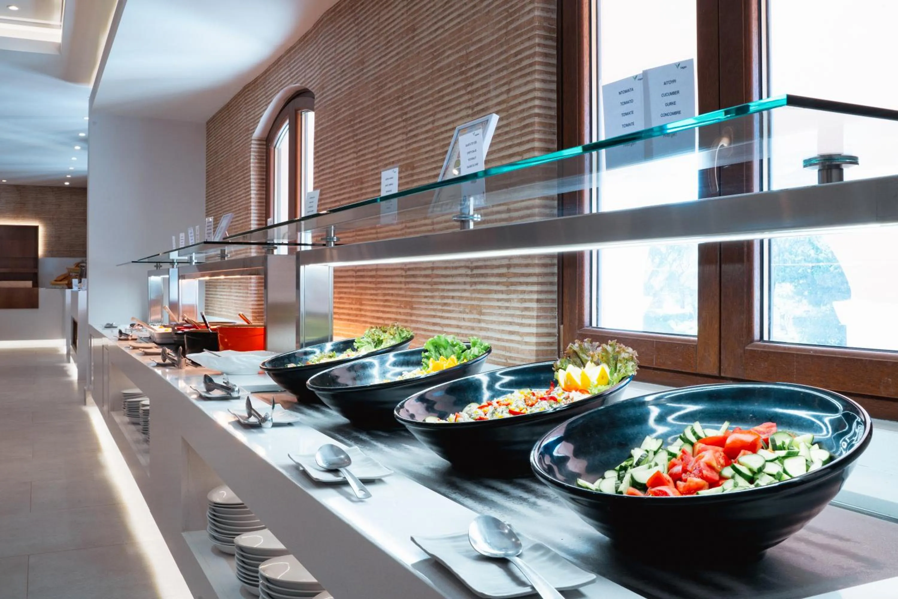 Restaurant/places to eat in Roda Beach Resort & Spa