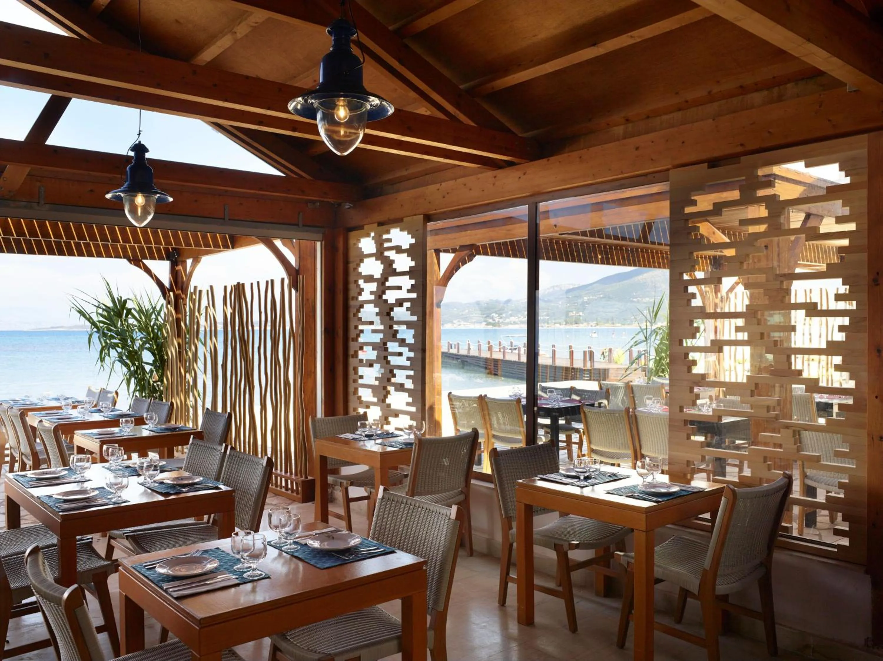 Restaurant/places to eat in Roda Beach Resort & Spa