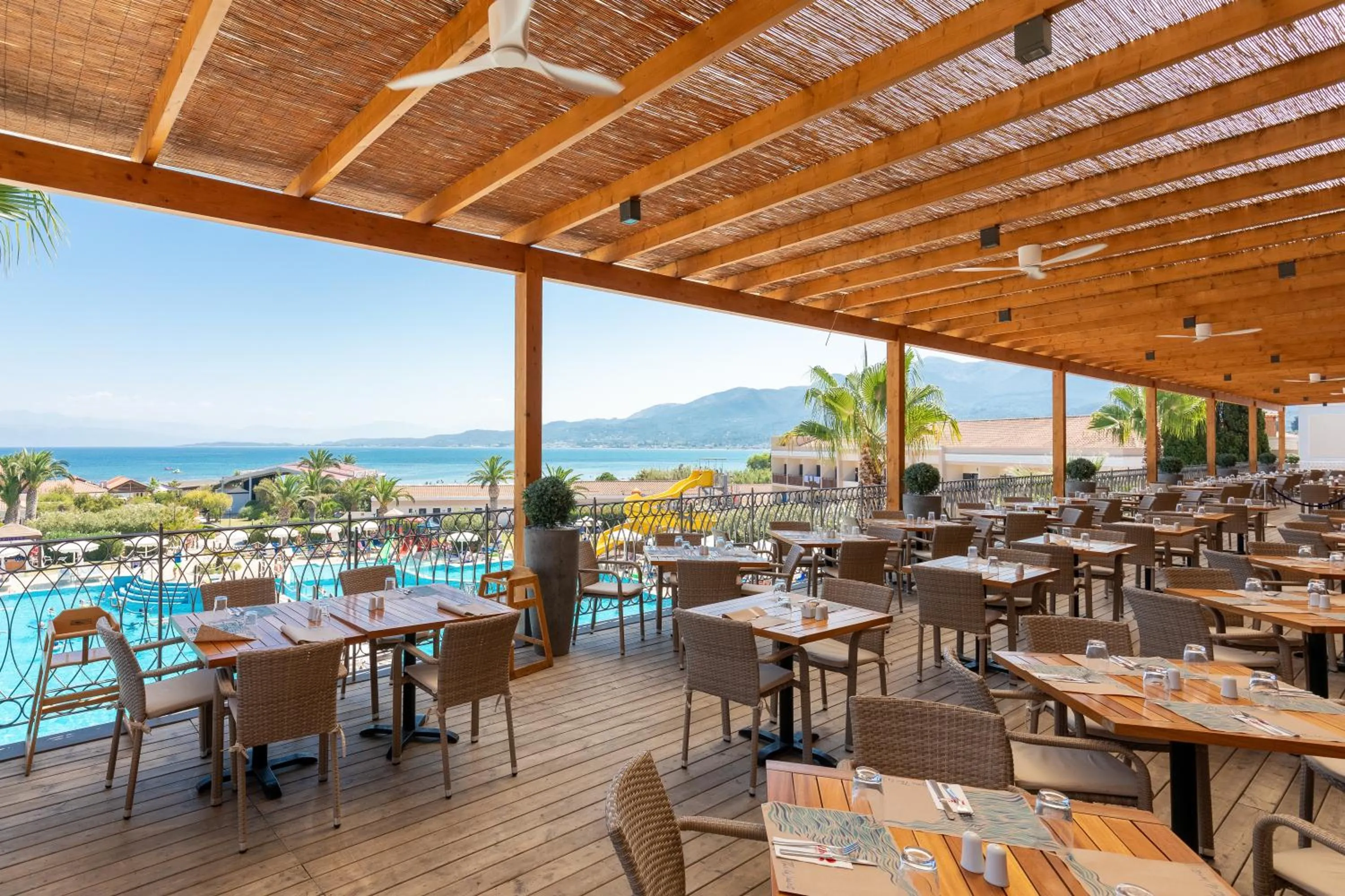 Restaurant/places to eat in Roda Beach Resort & Spa