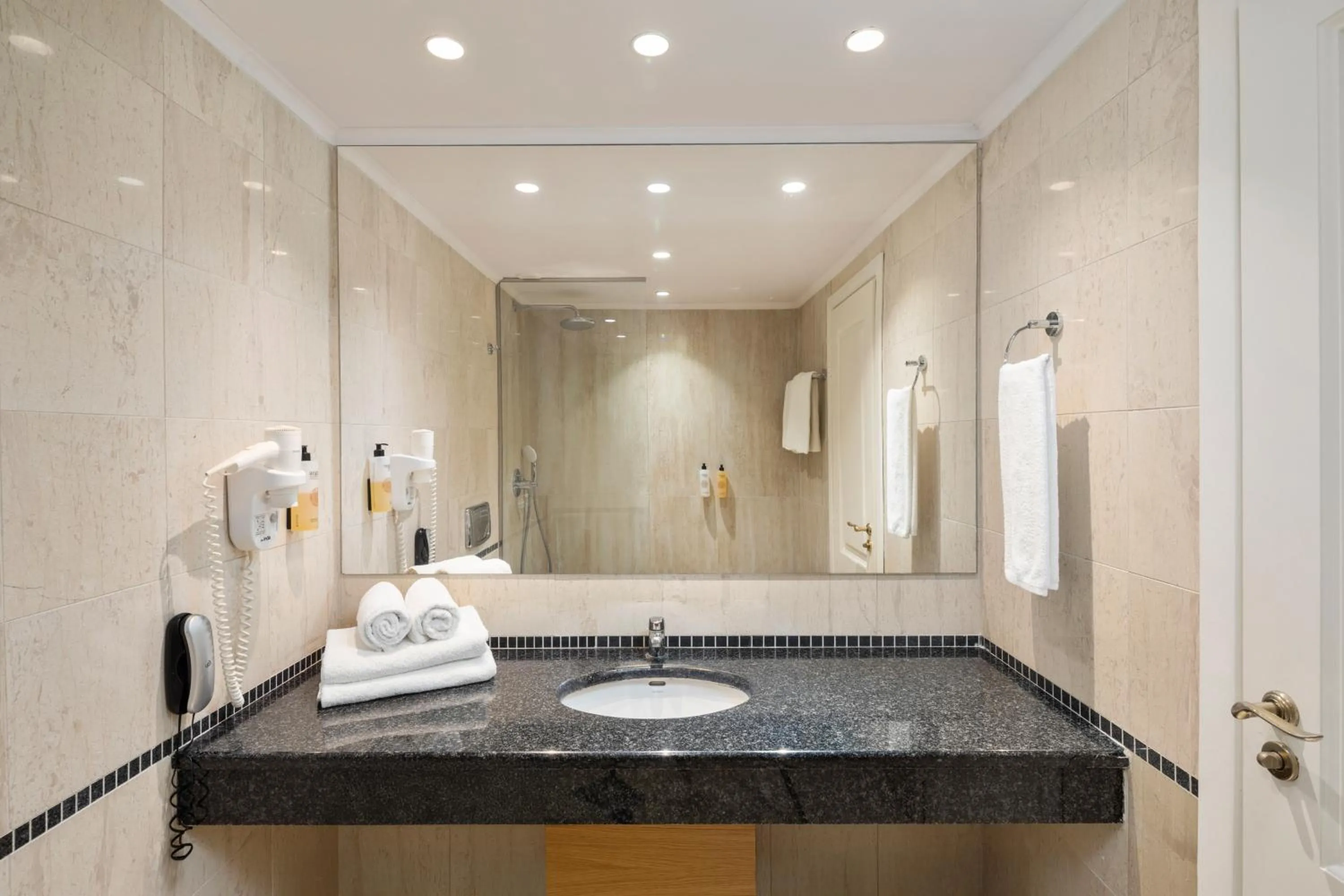 Roda Beach Resort & Spa