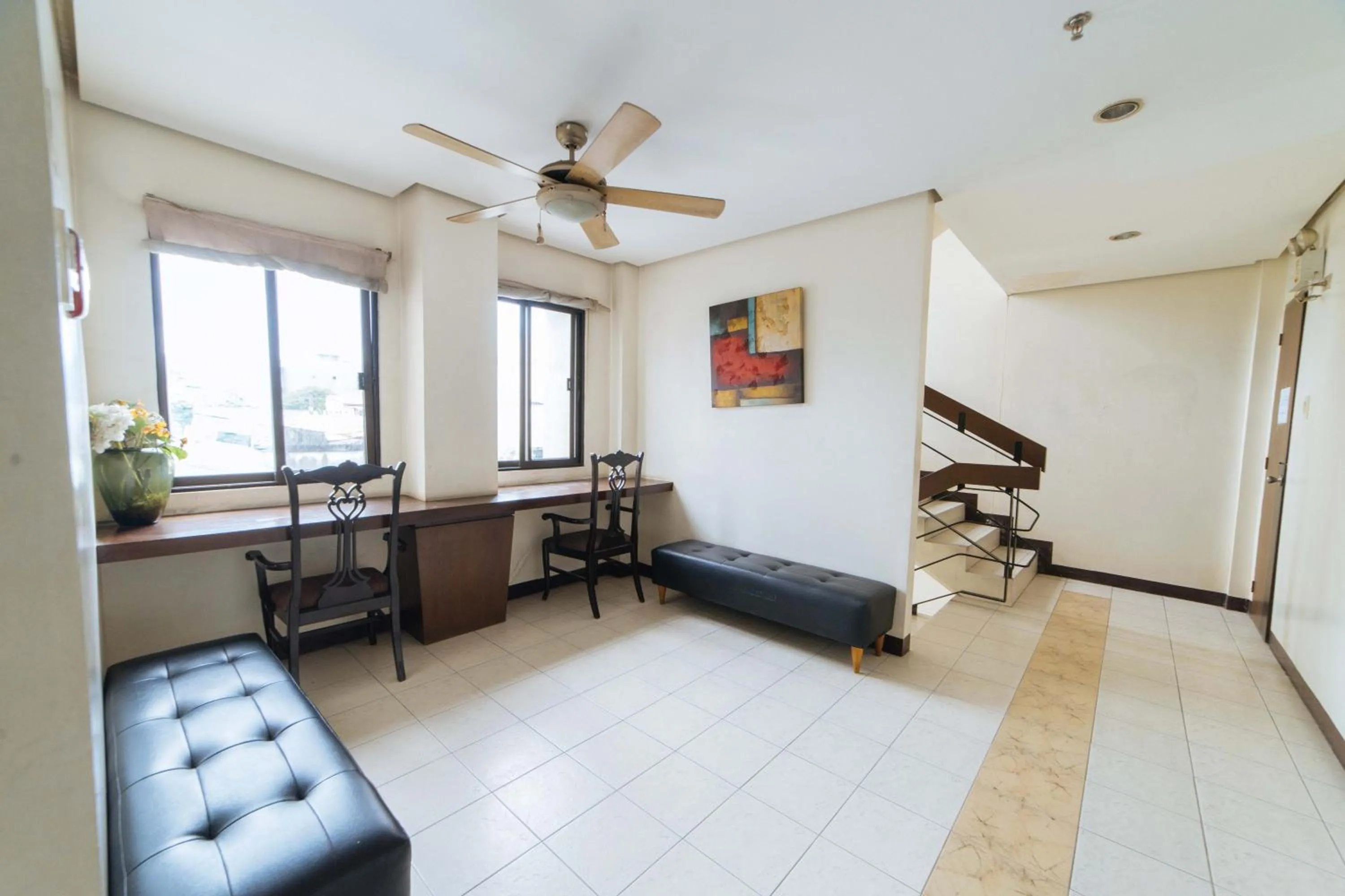 Lobby or reception in RedDoorz near Olongapo Bus Terminal