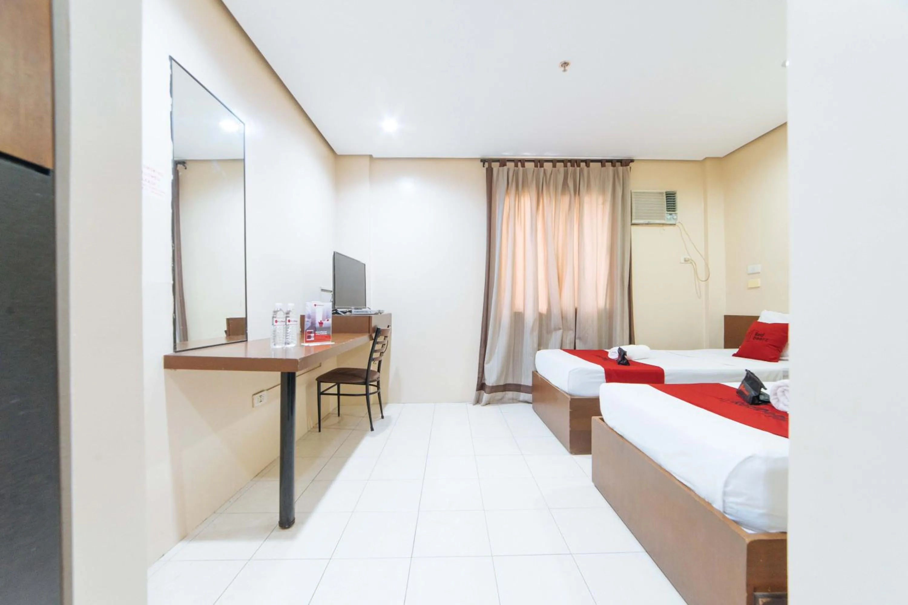 Bed in RedDoorz near Olongapo Bus Terminal
