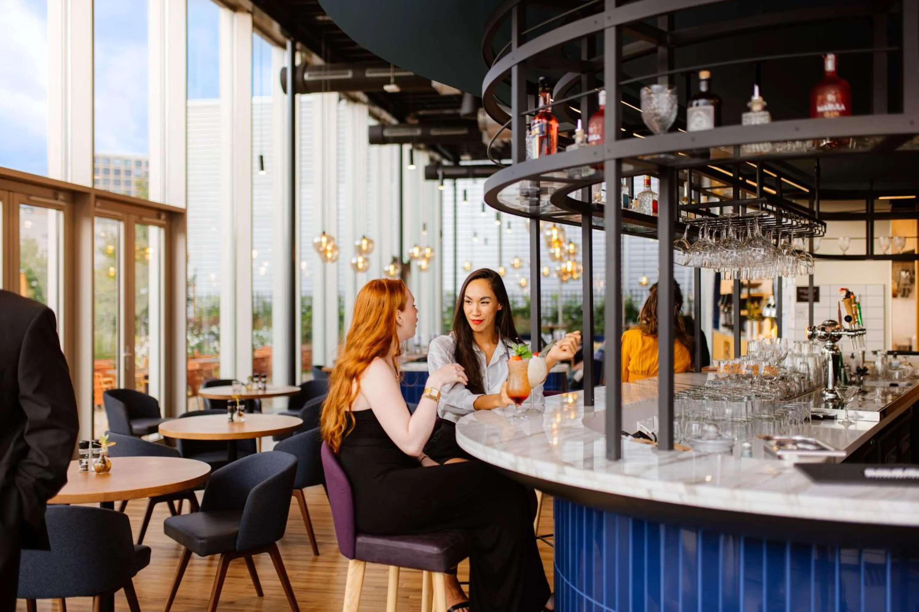 Lounge or bar in YOTEL Amsterdam