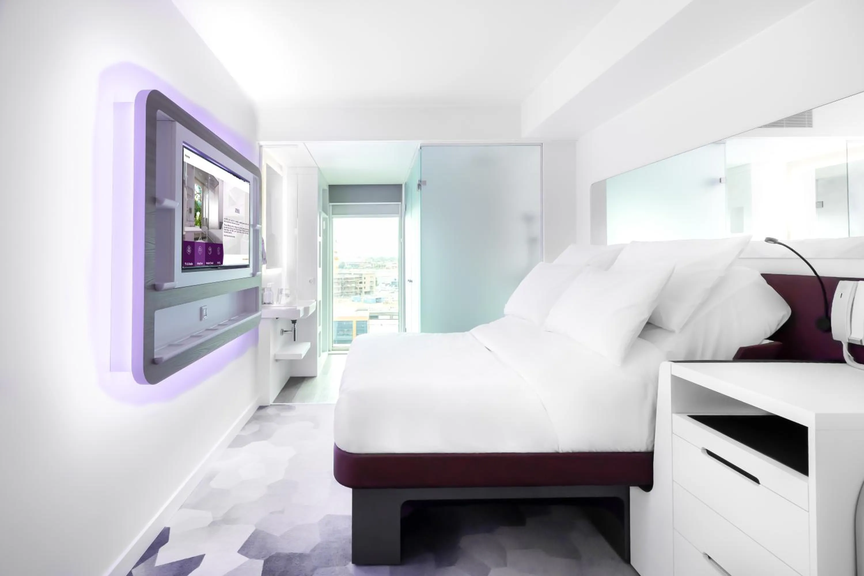 Shower, Bed in YOTEL Amsterdam